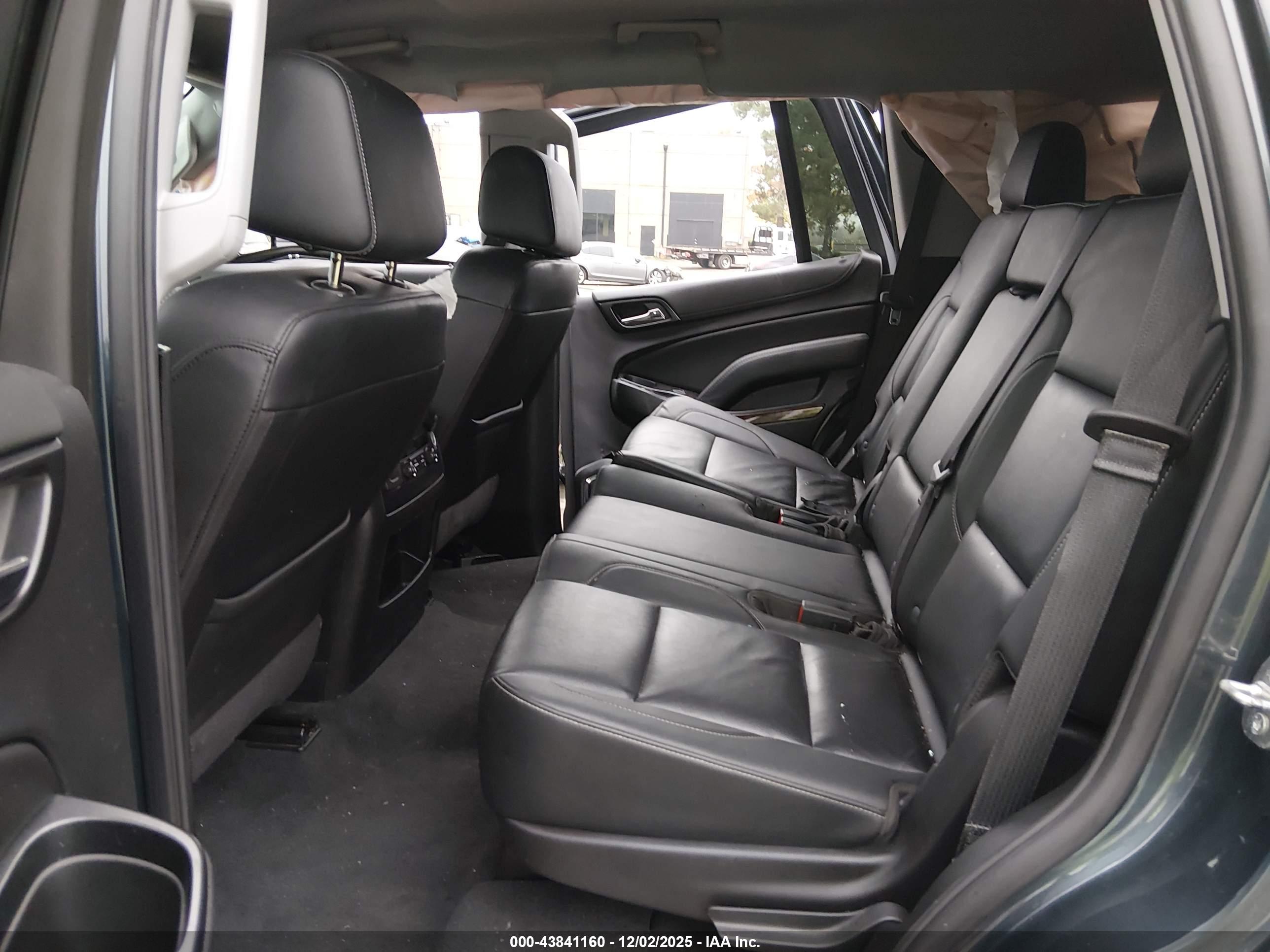 CHEVROLET TAHOE image 8