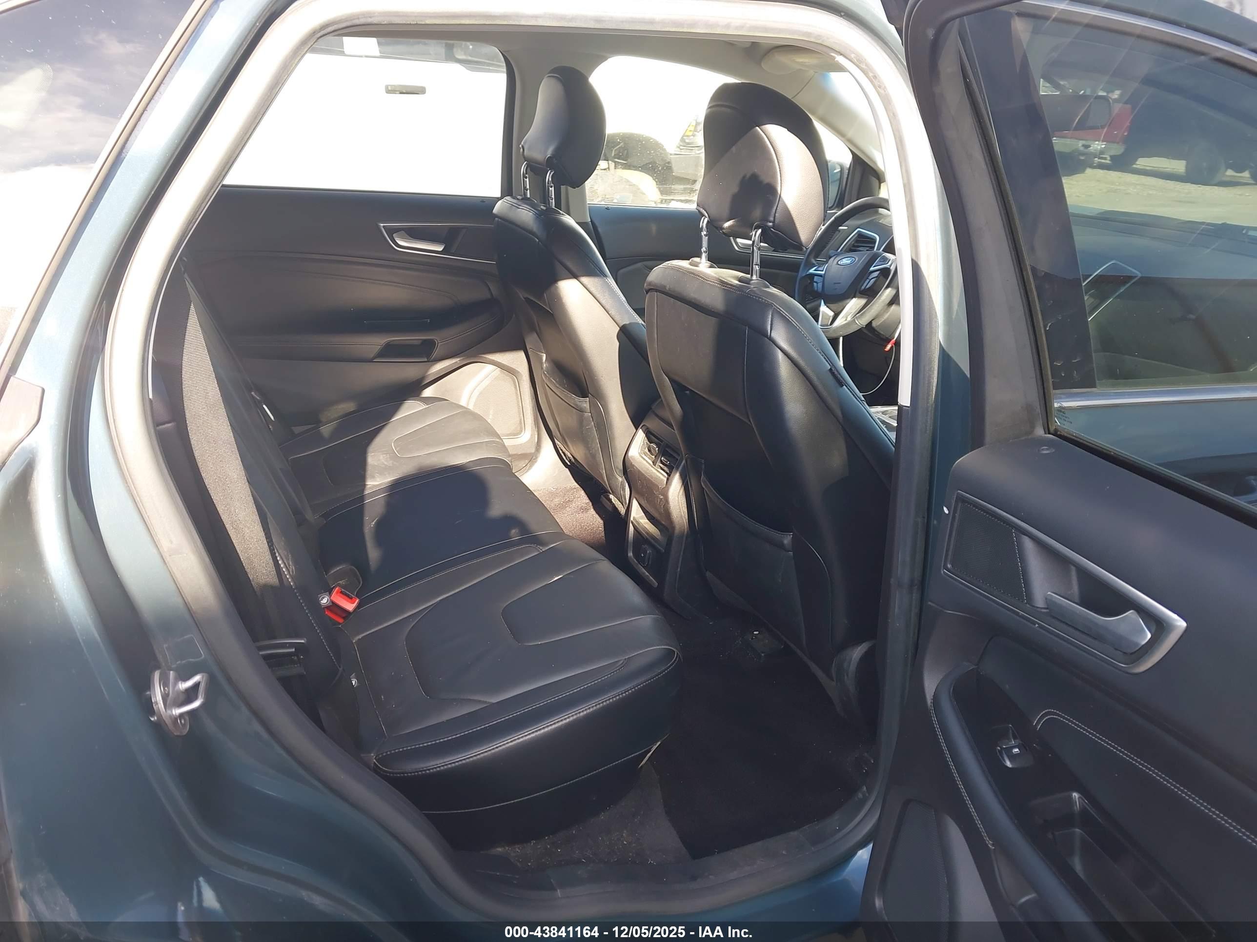 FORD EDGE image 8