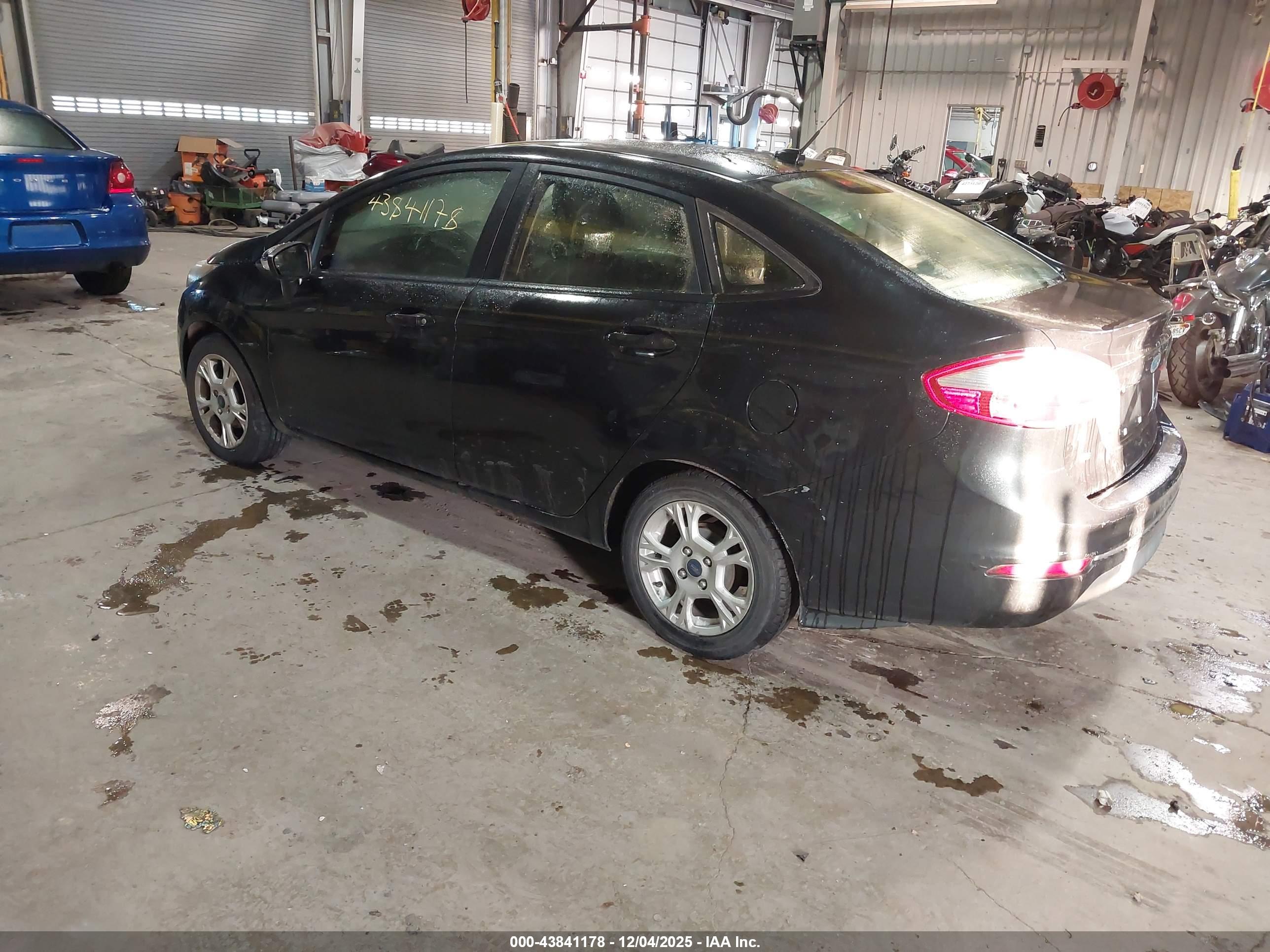 FORD FIESTA image 3