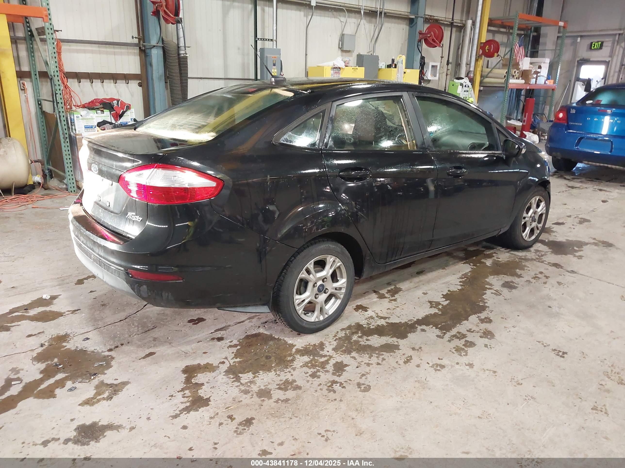 FORD FIESTA image 4
