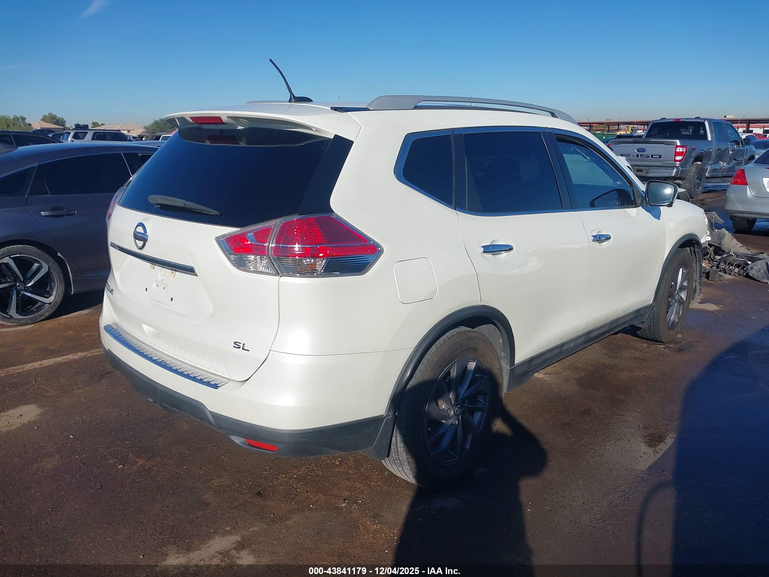 NISSAN ROGUE image 4