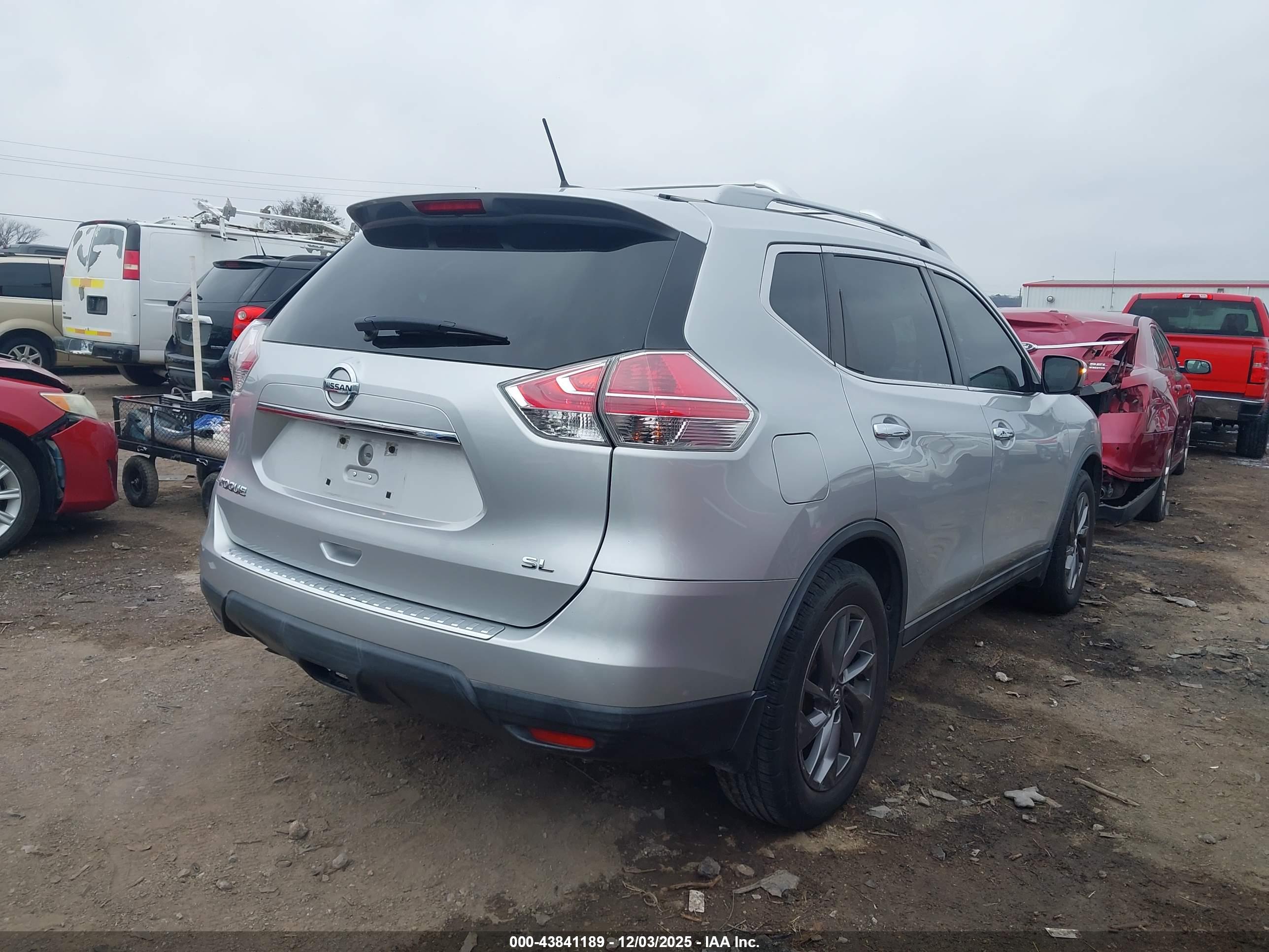 NISSAN ROGUE image 4