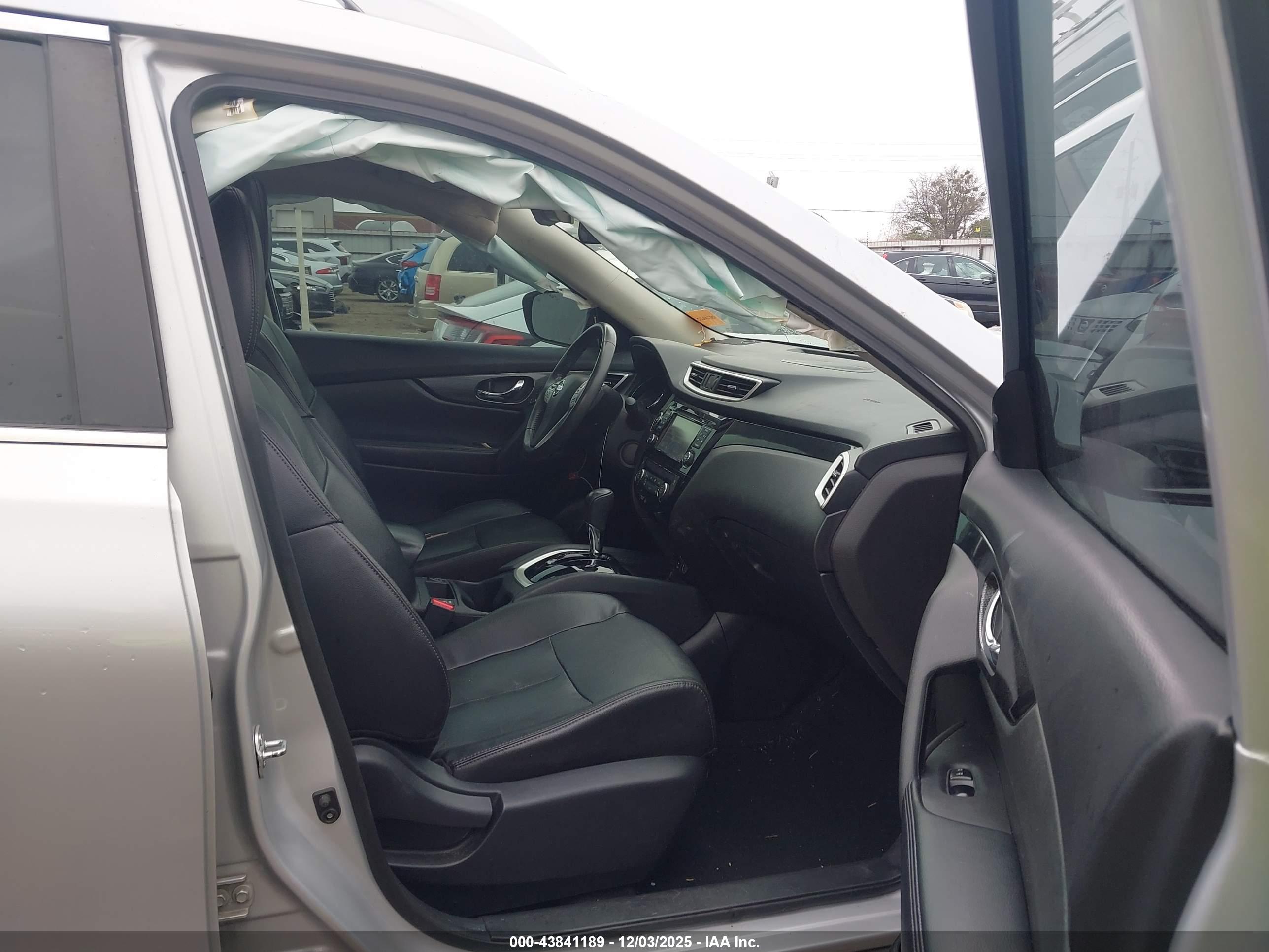 NISSAN ROGUE image 5