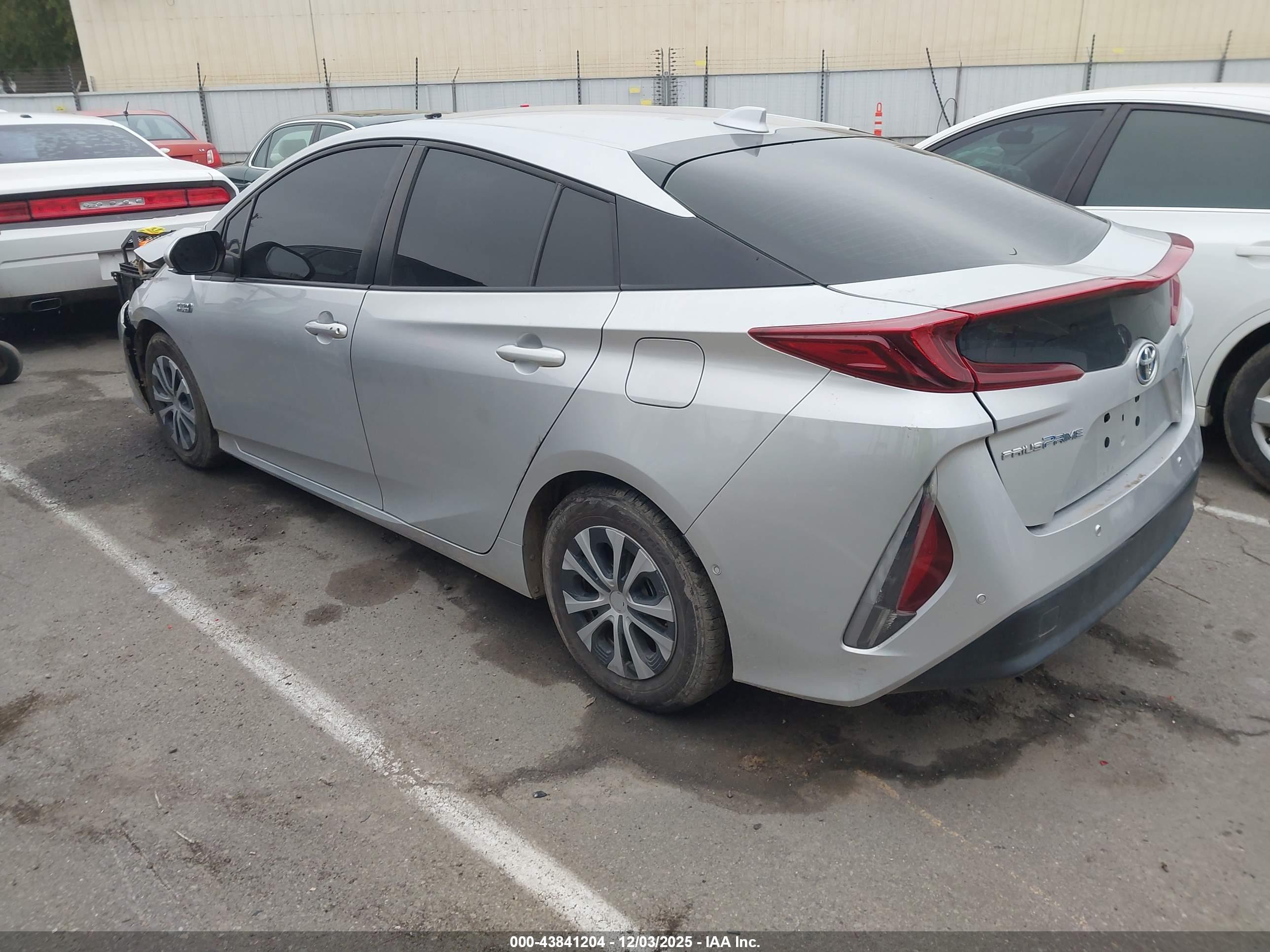 TOYOTA PRIUS image 3