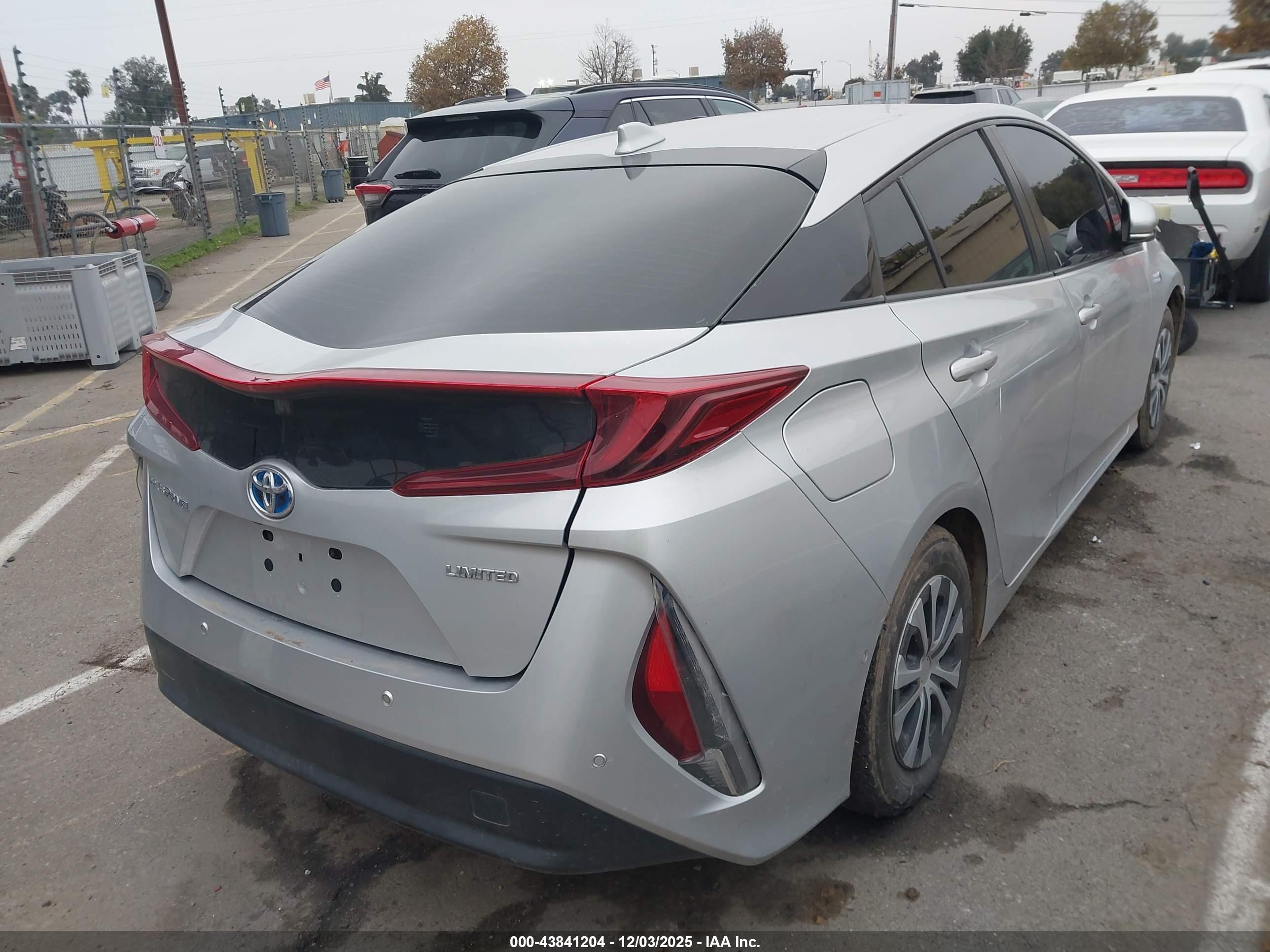 TOYOTA PRIUS image 4