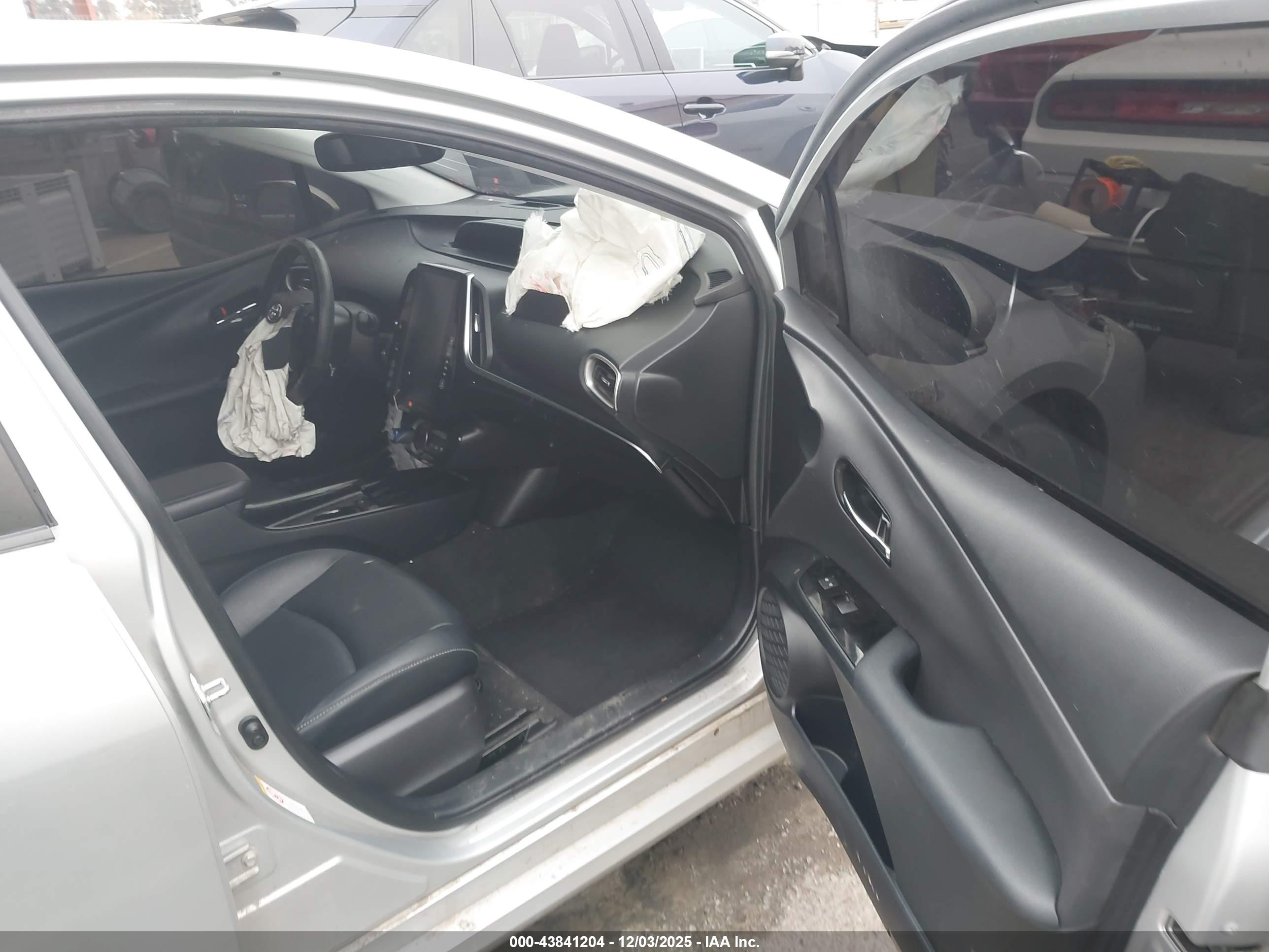 TOYOTA PRIUS image 5