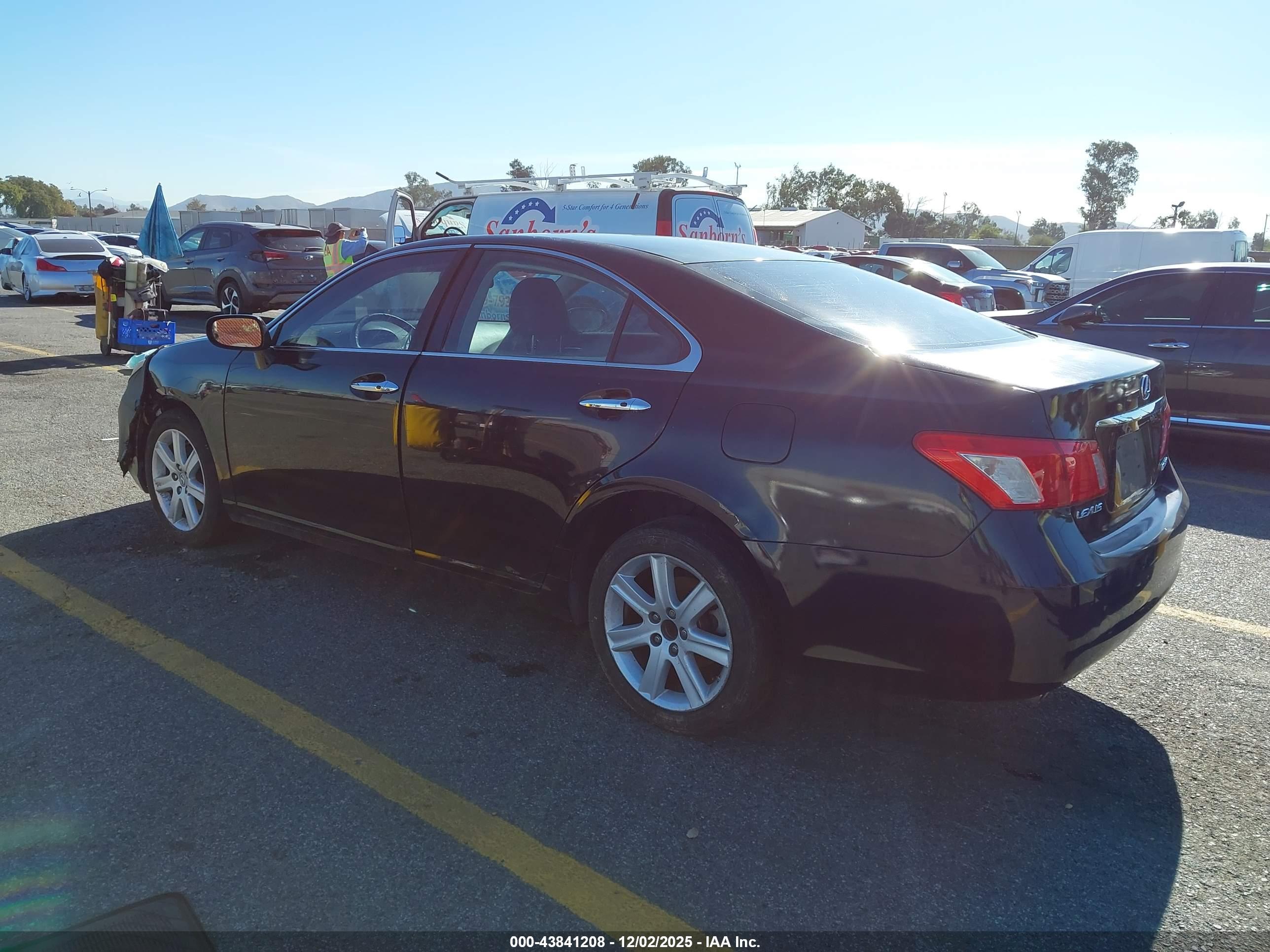 LEXUS ES image 3