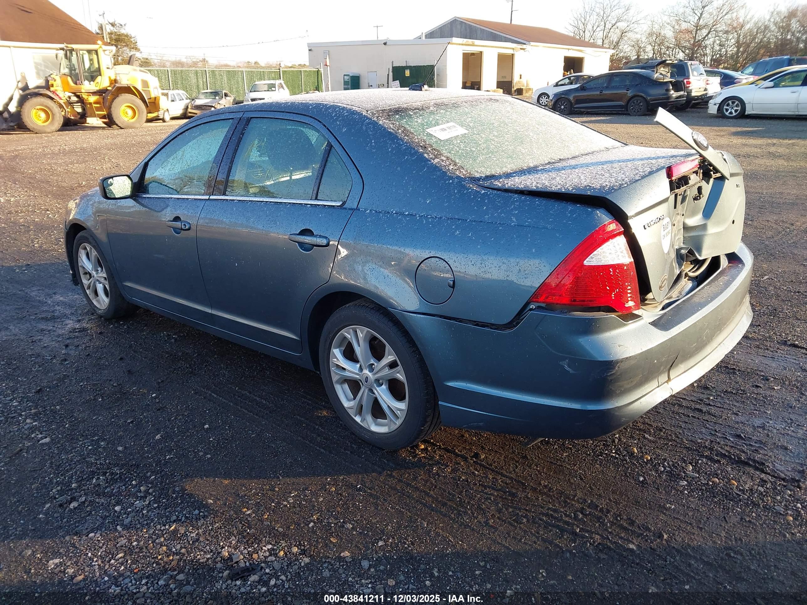 FORD FUSION image 3
