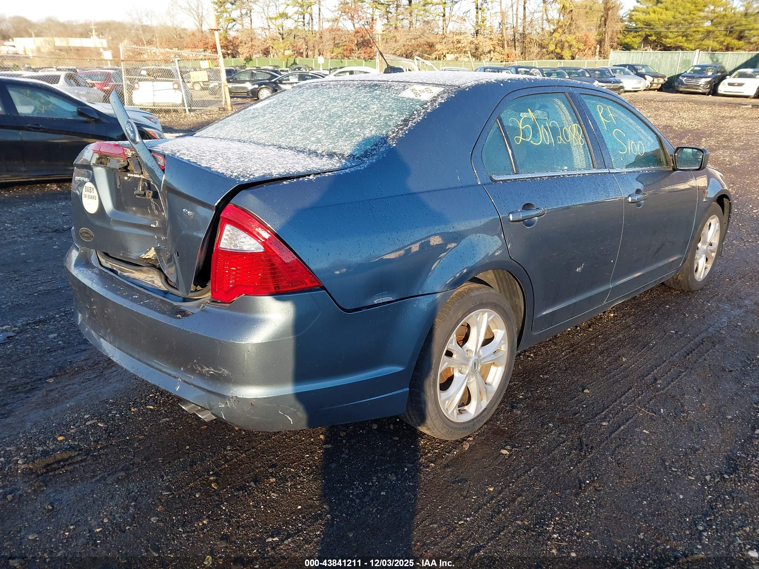 FORD FUSION image 4