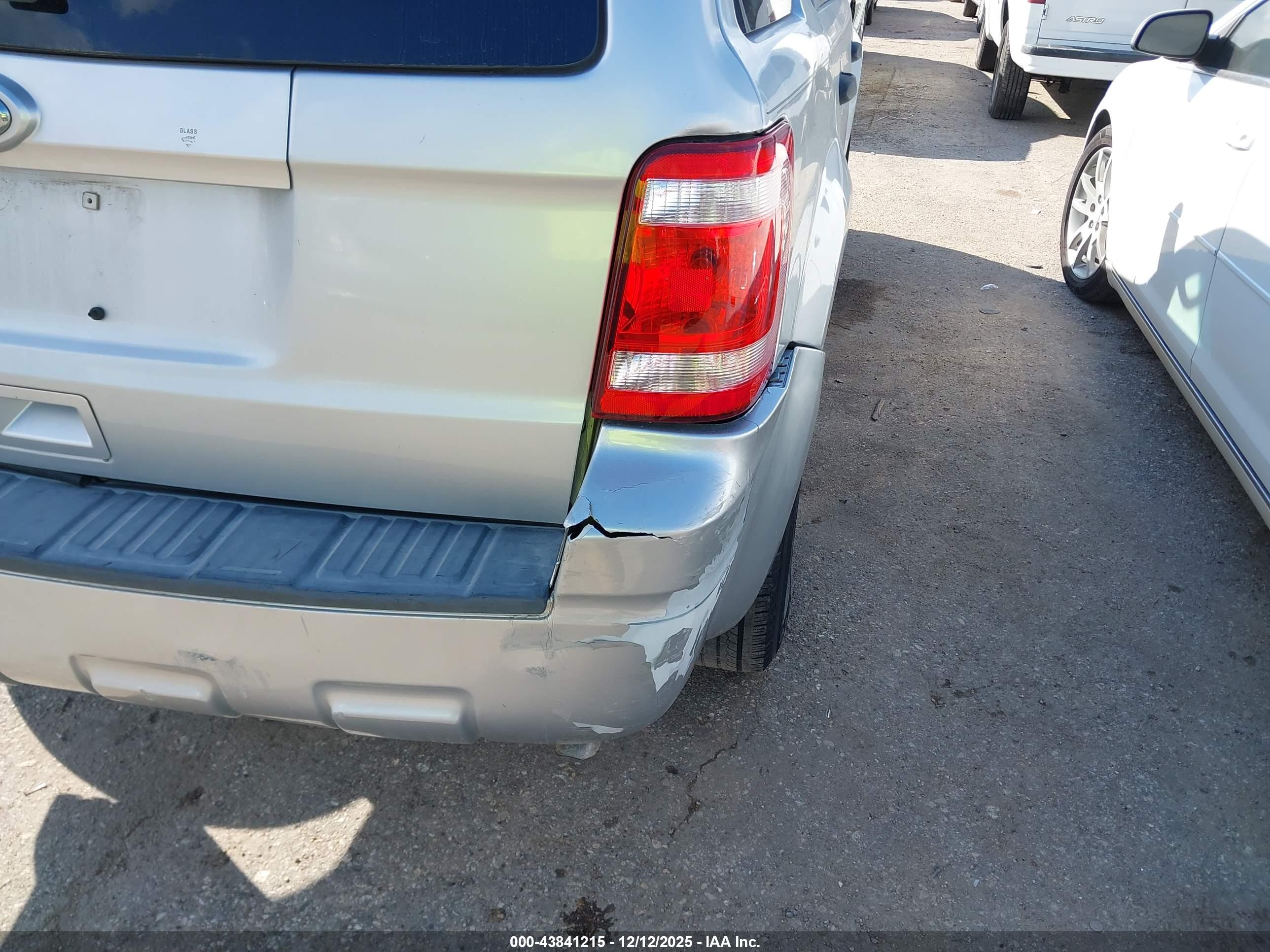 FORD ESCAPE image 6