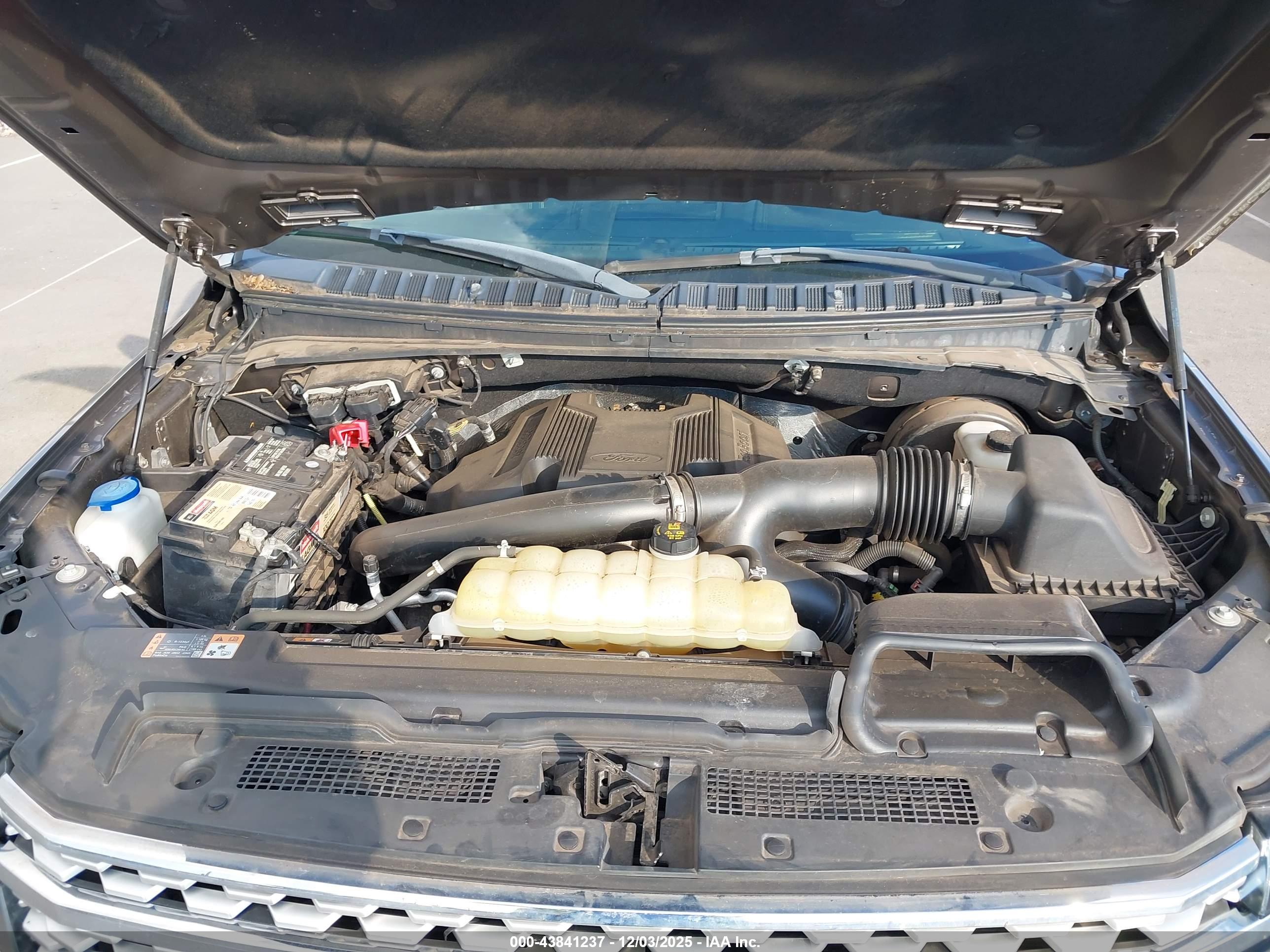 FORD EXPEDITION image 10