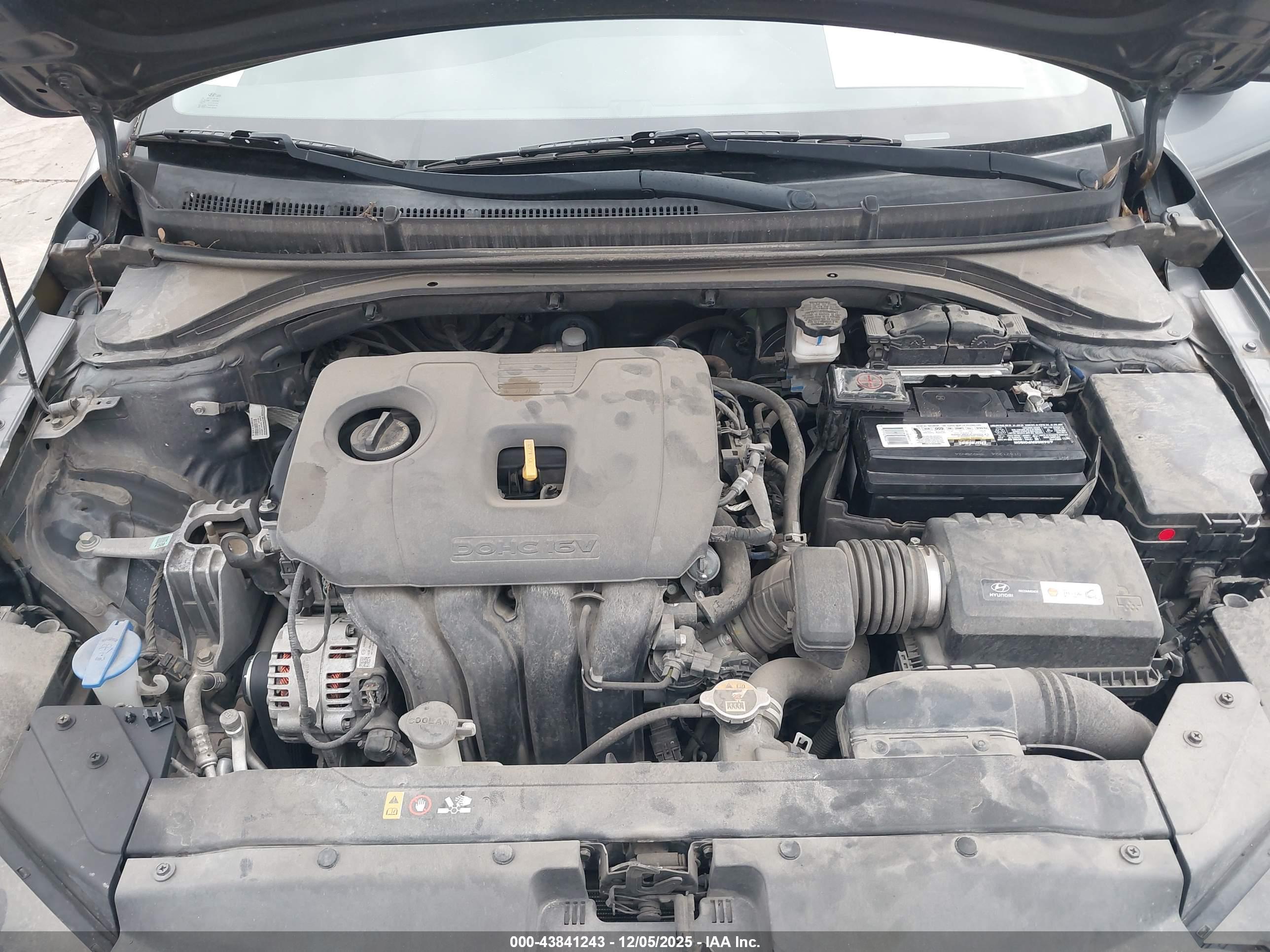 HYUNDAI ELANTRA image 10