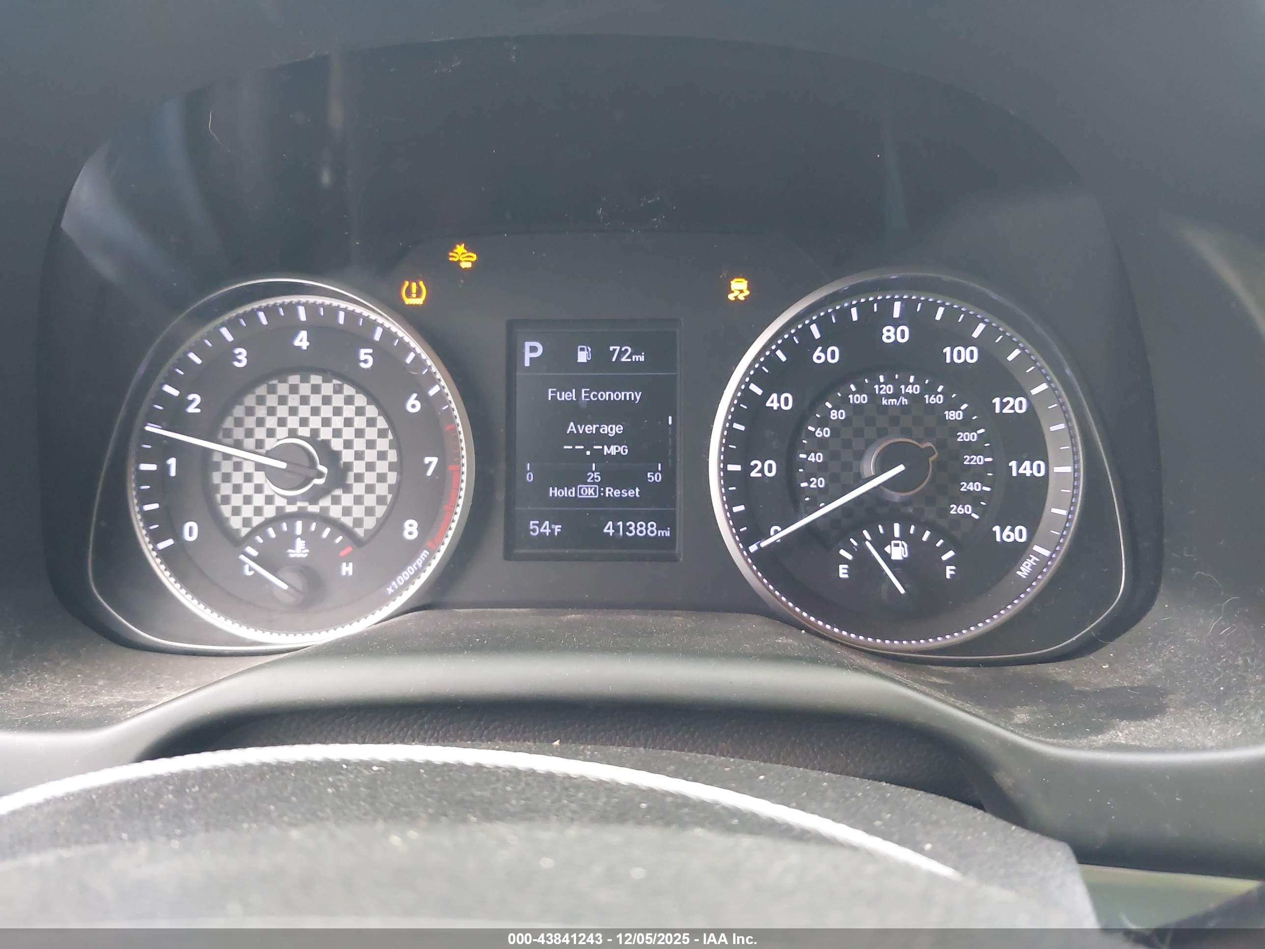 HYUNDAI ELANTRA image 7