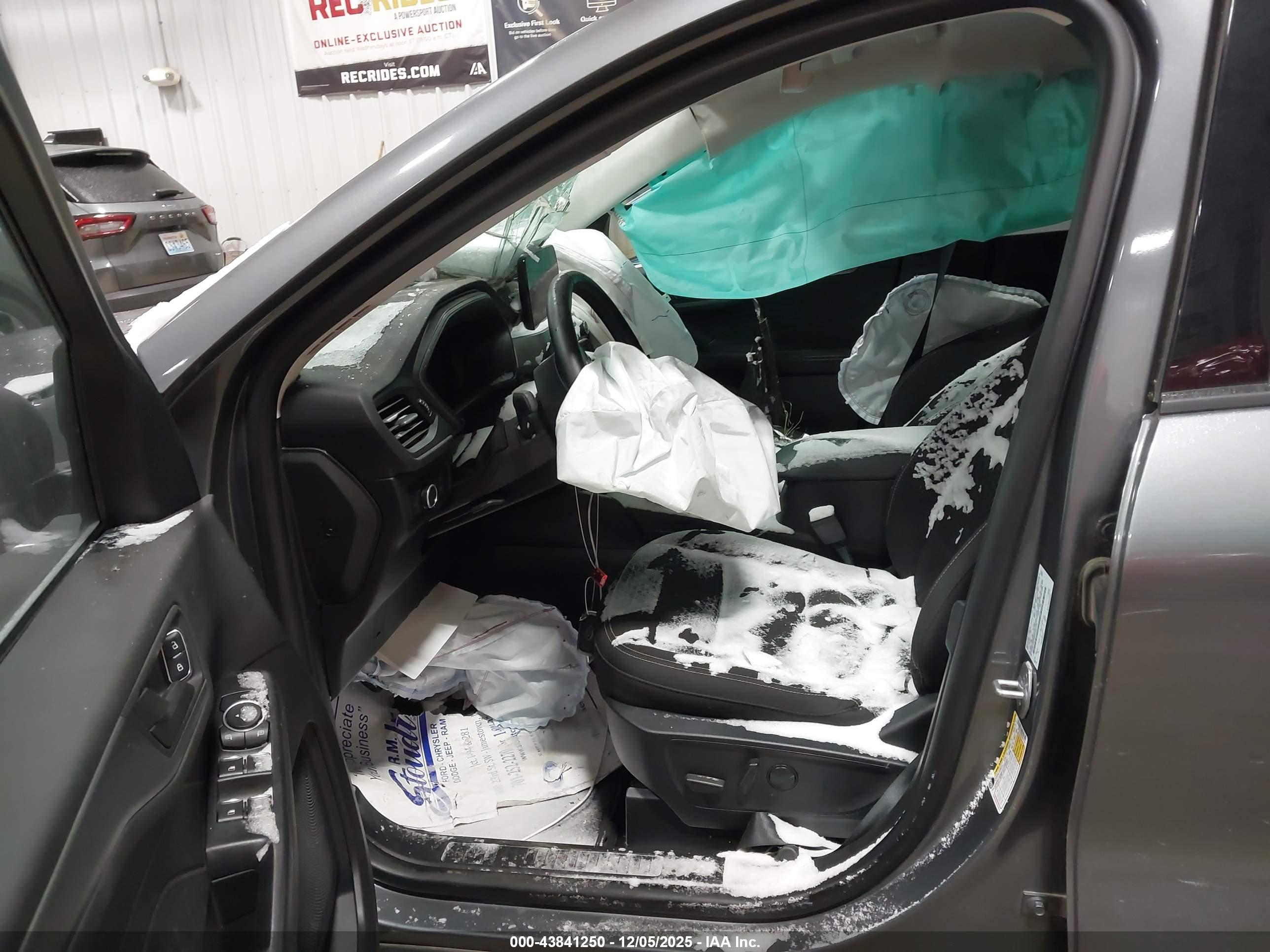 FORD ESCAPE image 5