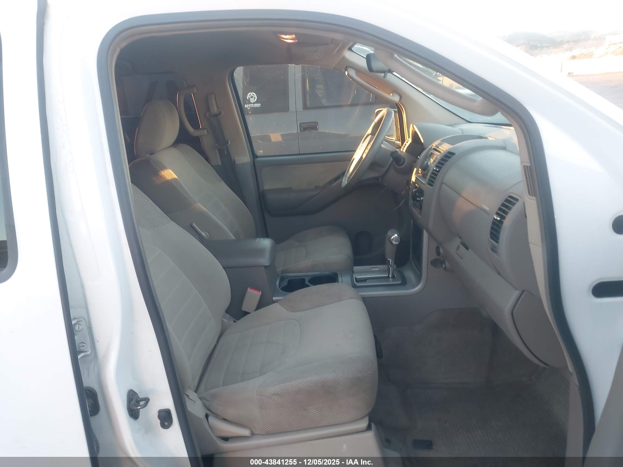 NISSAN PATHFINDER image 5