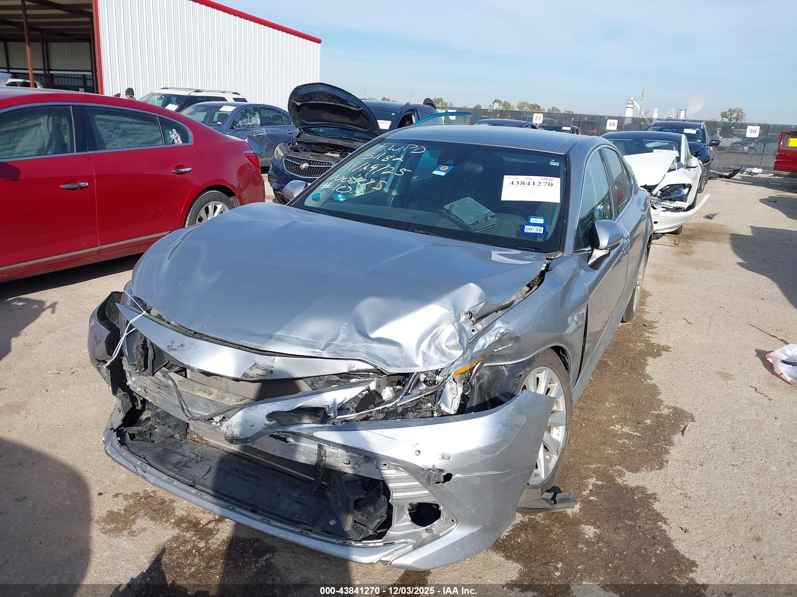 TOYOTA CAMRY image 2