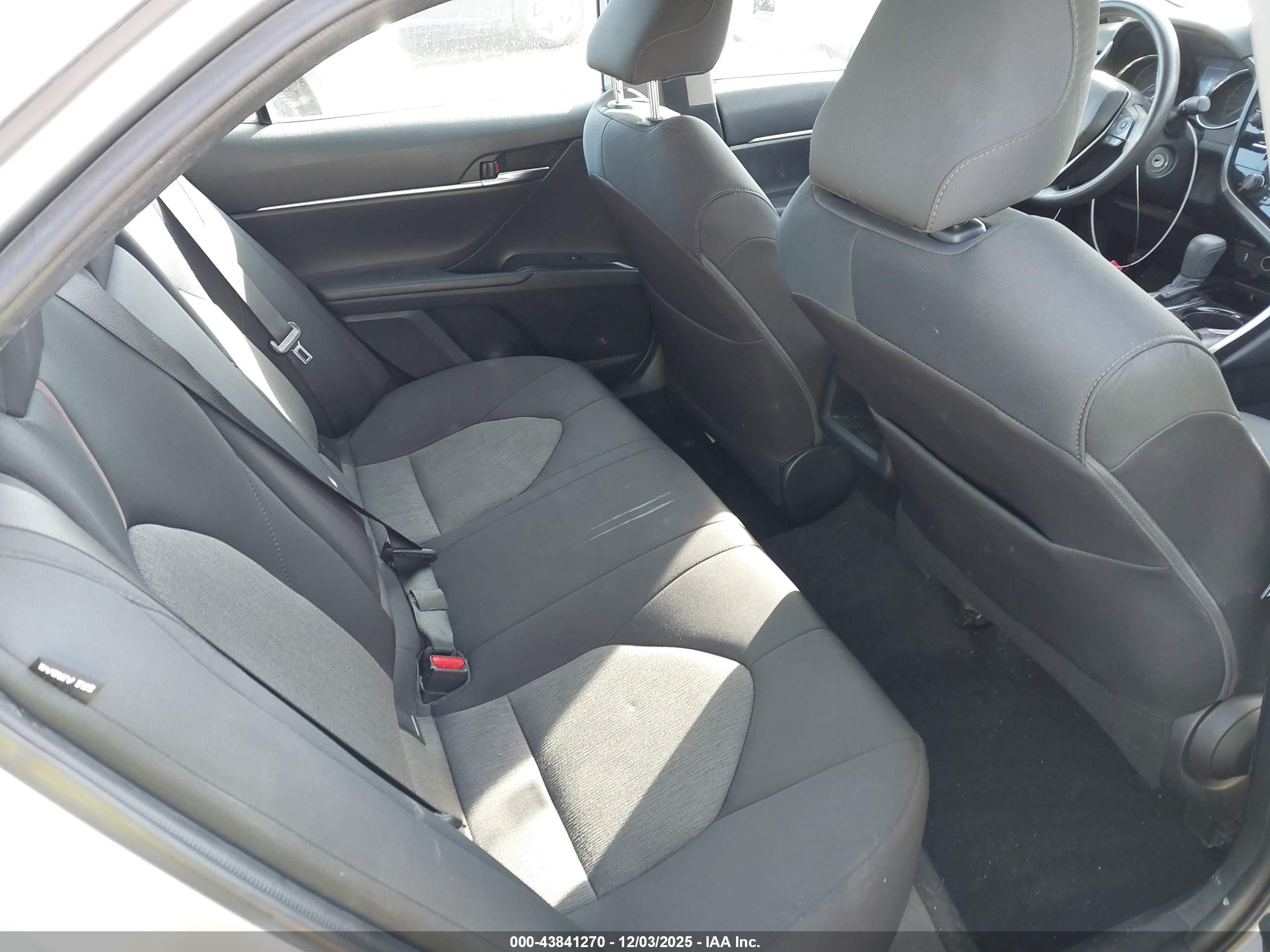 TOYOTA CAMRY image 8