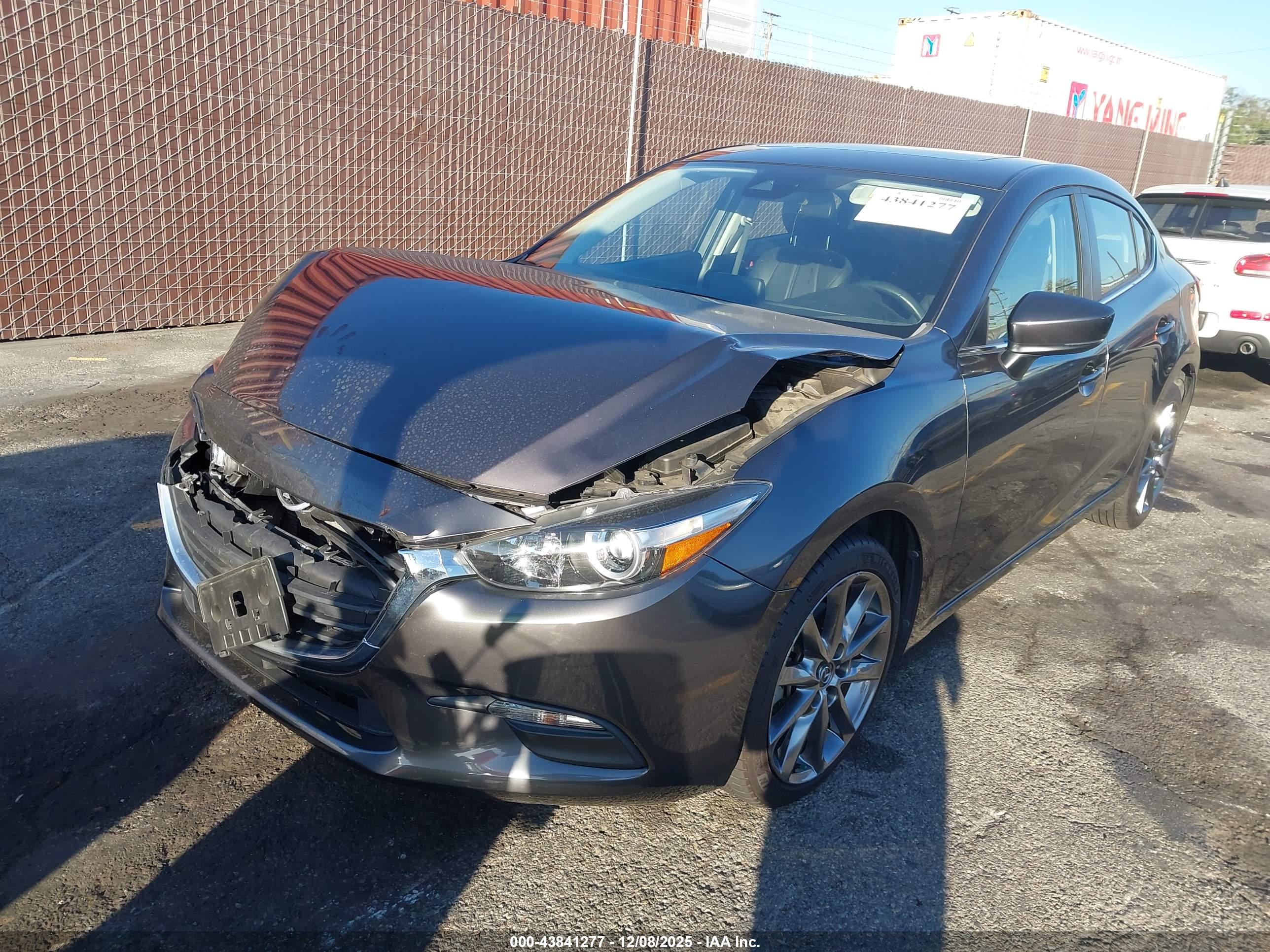 MAZDA MAZDA3 image 2