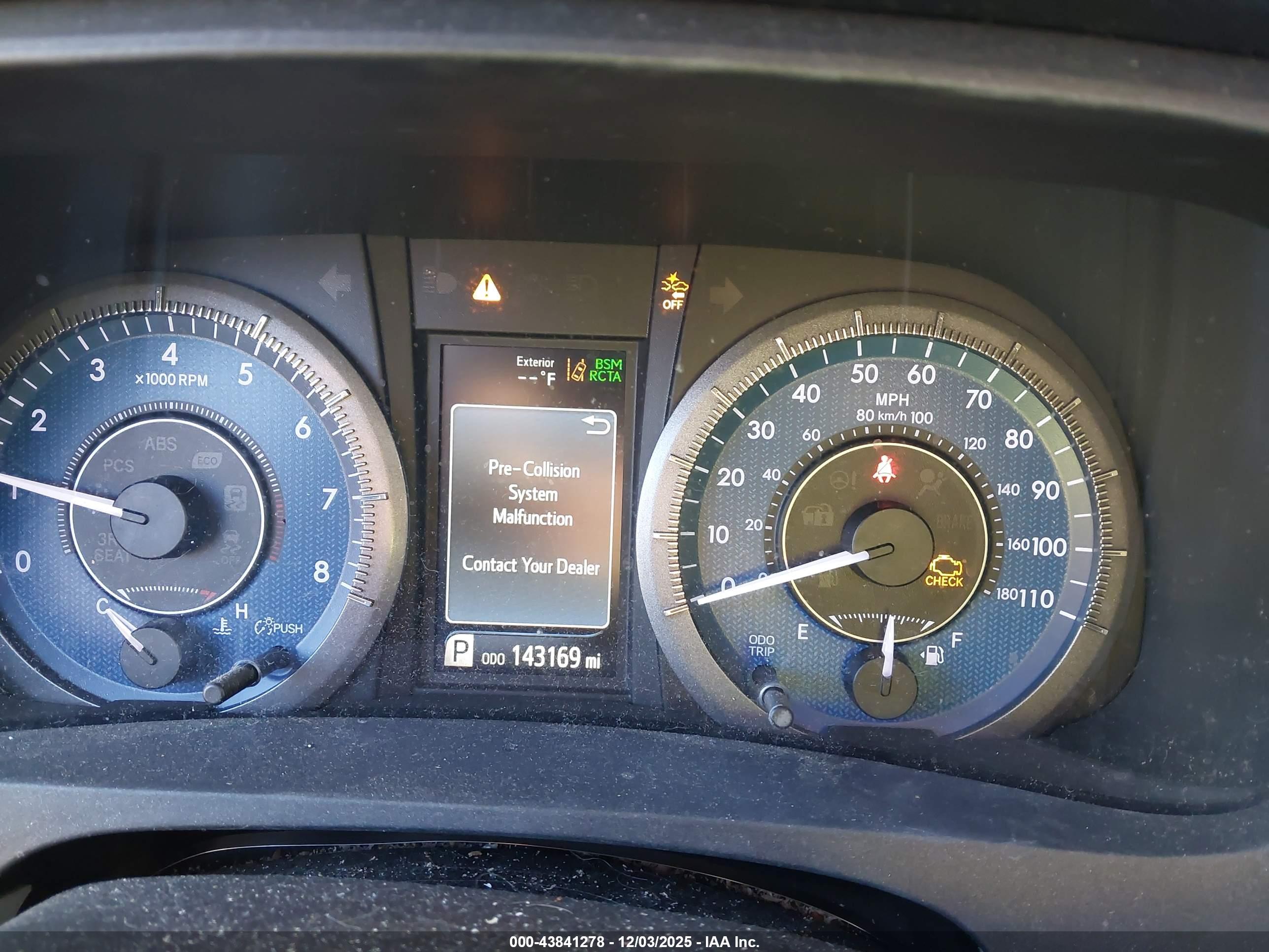 TOYOTA SIENNA image 7