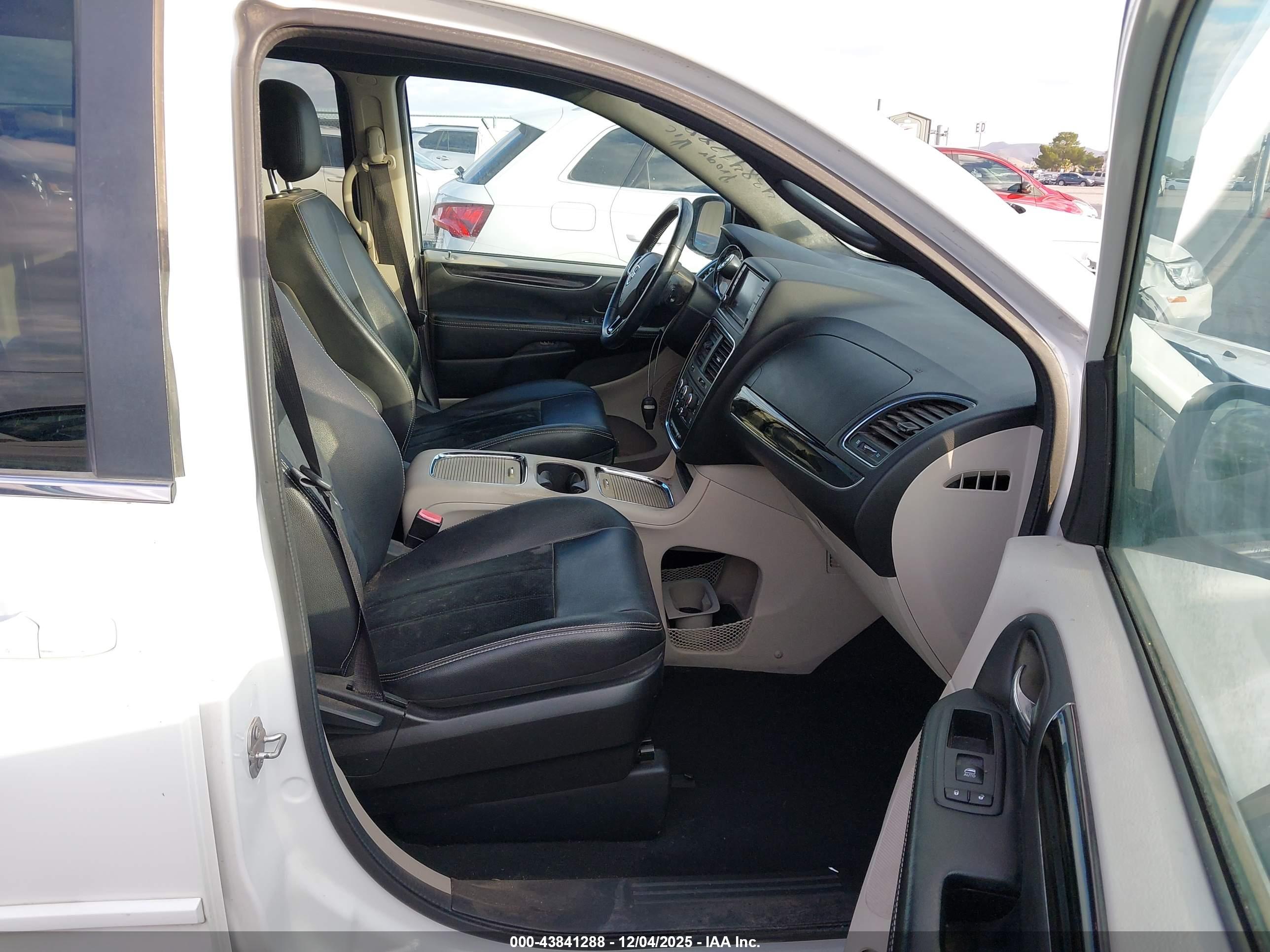 DODGE GRAND image 5