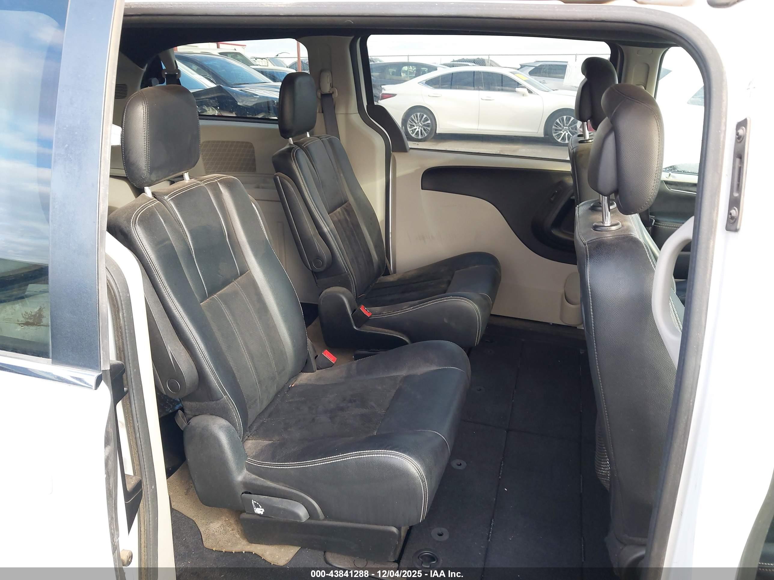 DODGE GRAND image 8