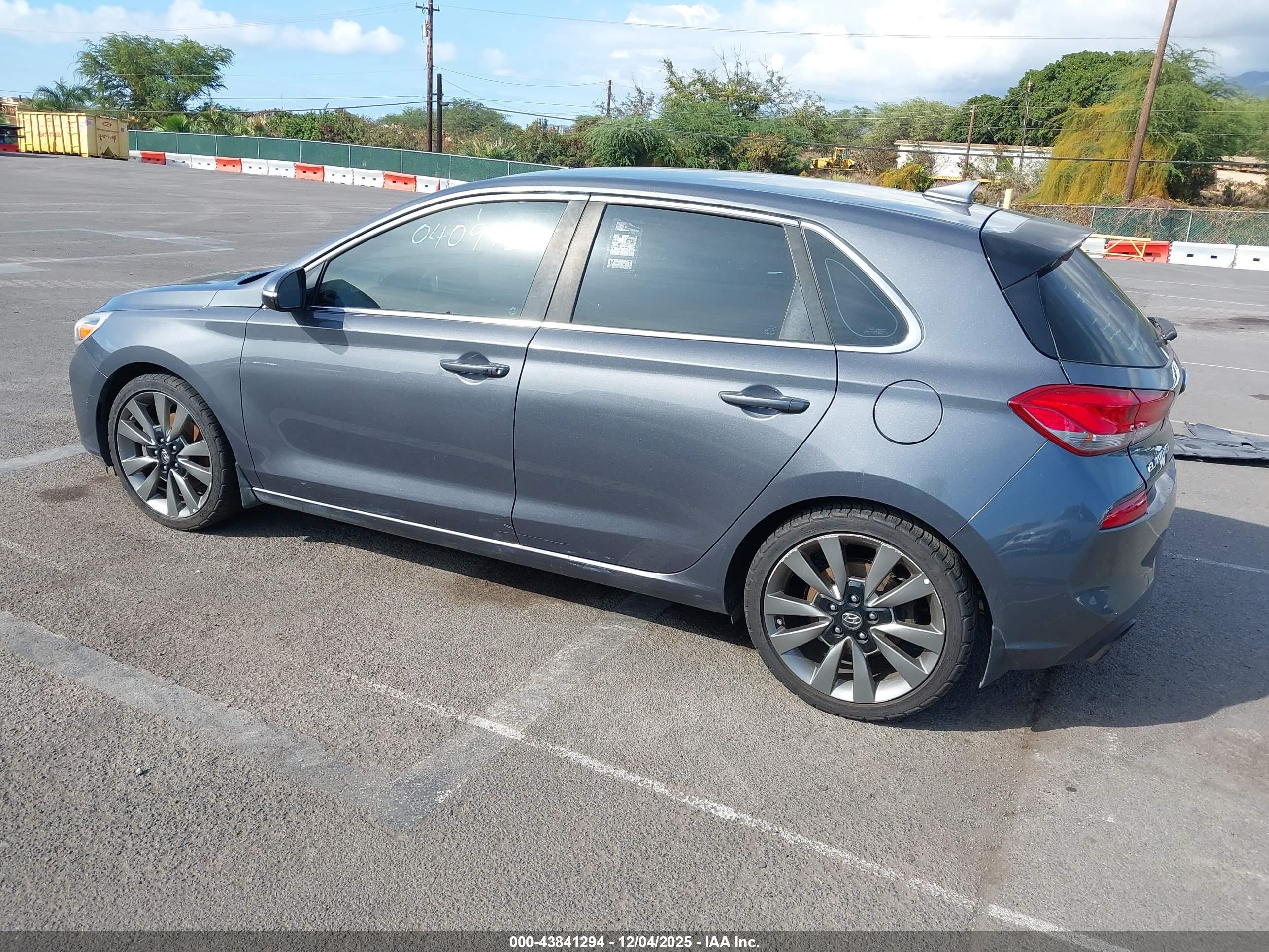 HYUNDAI ELANTRA image 3