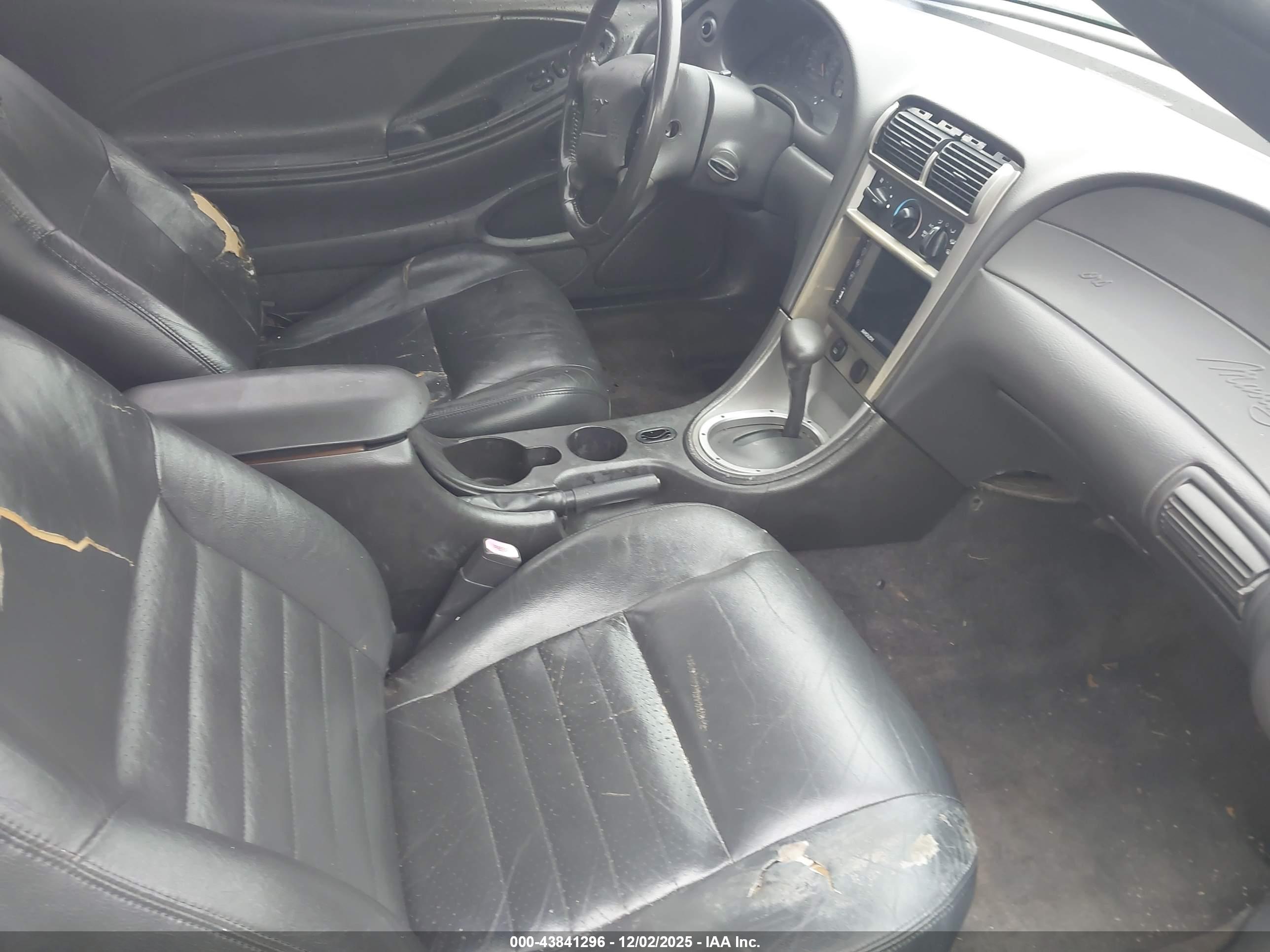 FORD MUSTANG image 5
