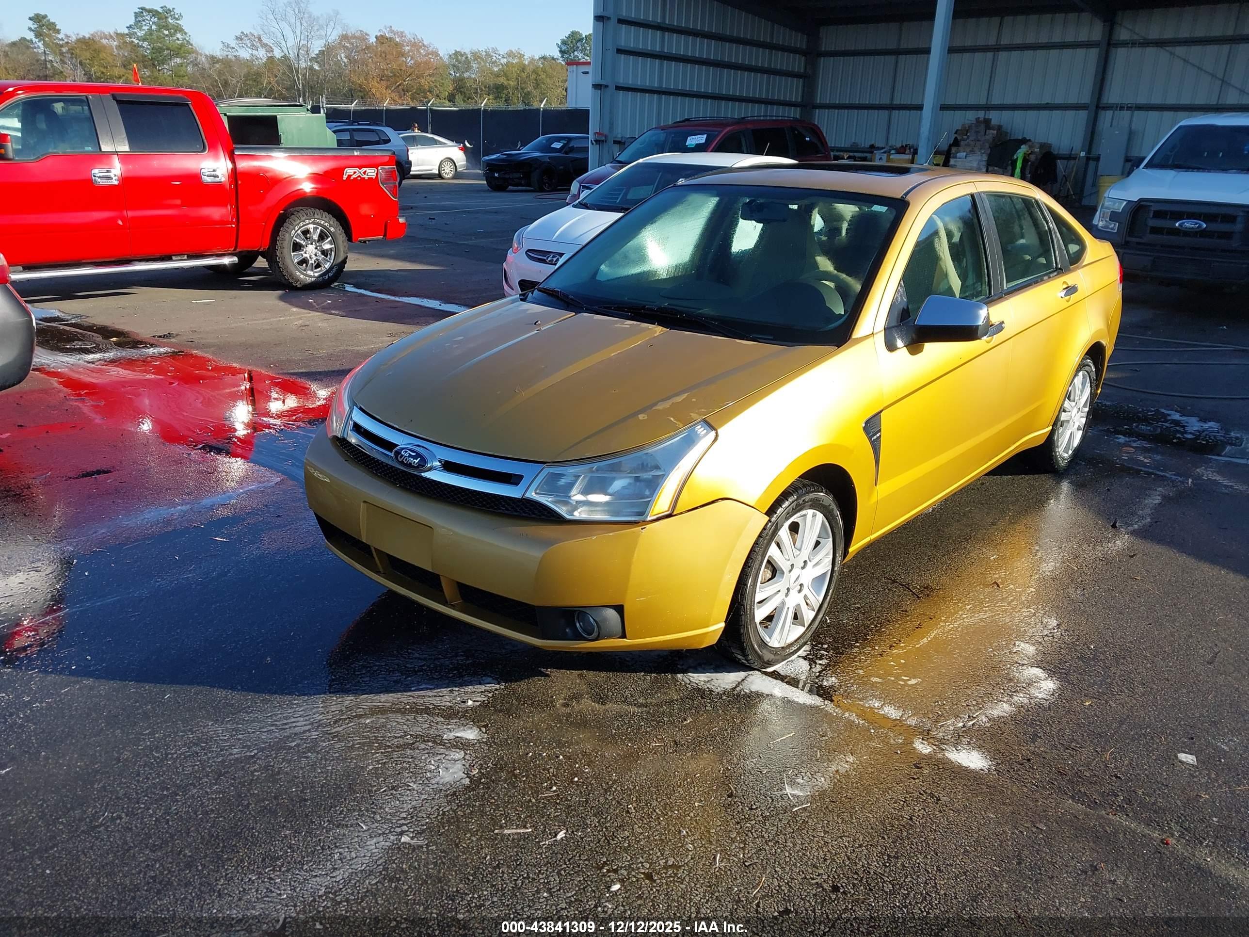 FORD FOCUS image 2