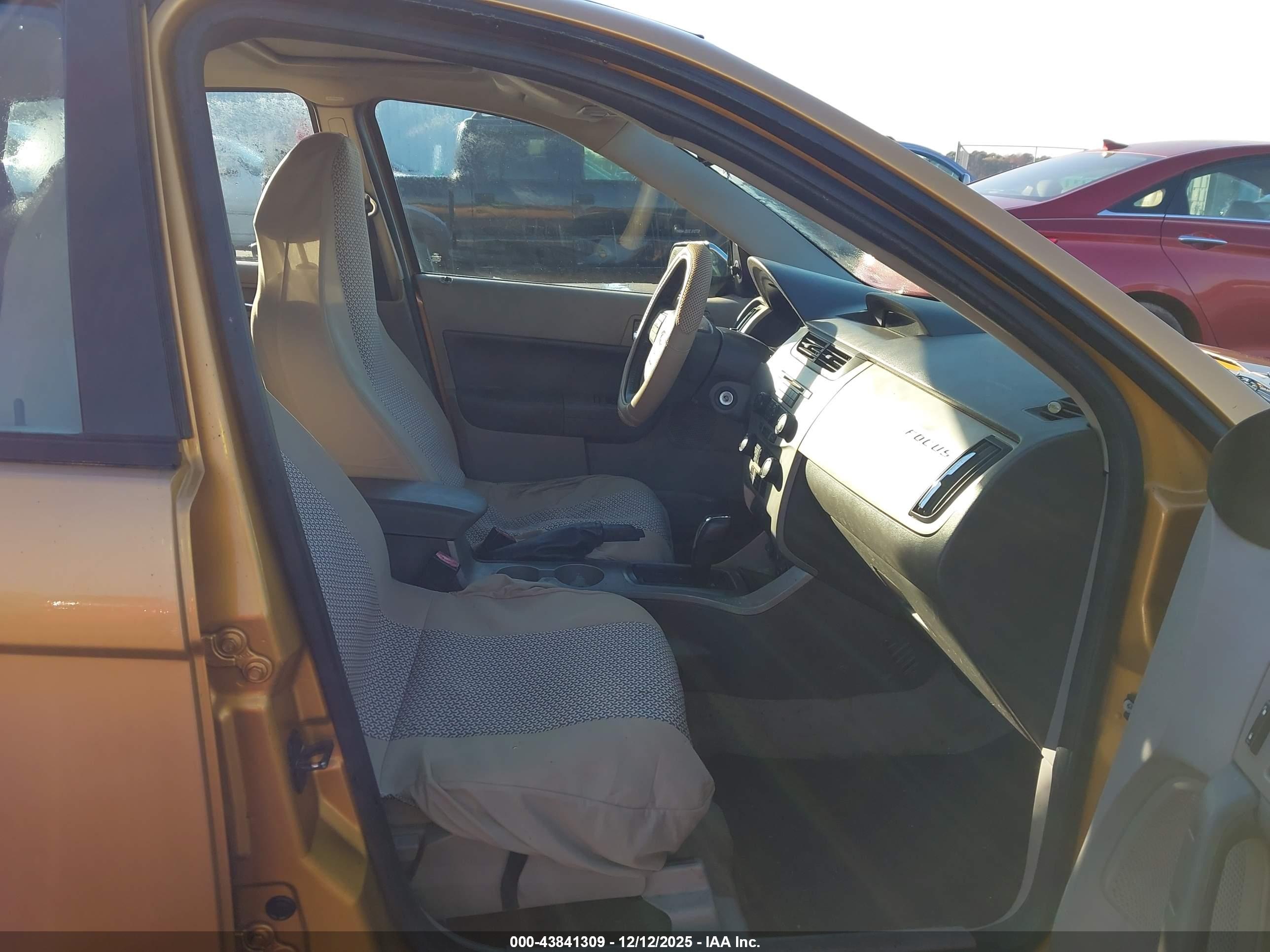FORD FOCUS image 5