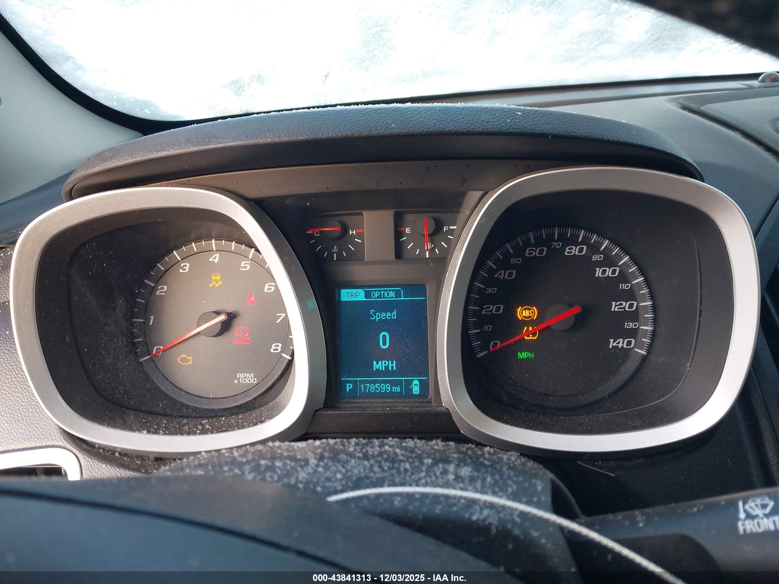 CHEVROLET EQUINOX image 7