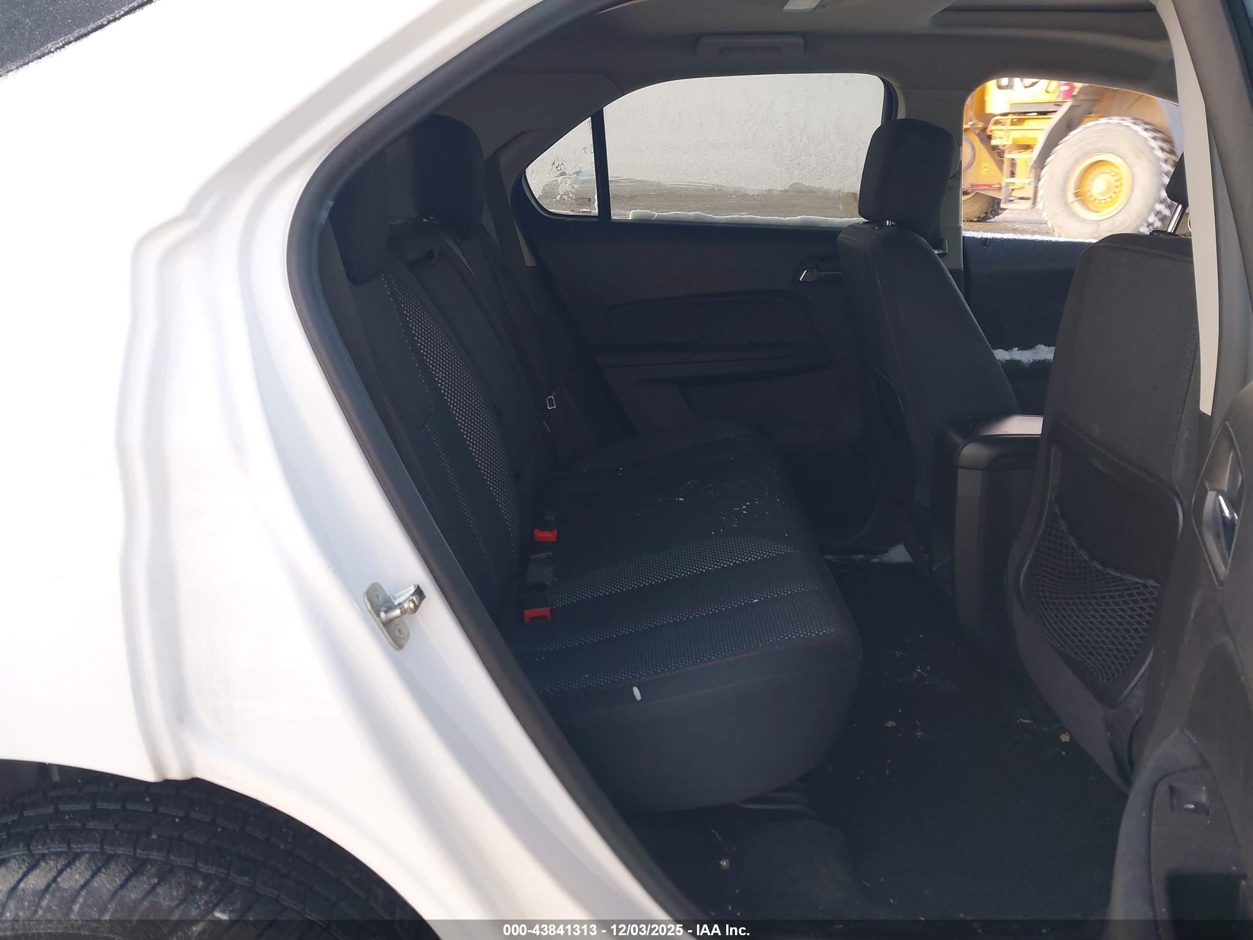 CHEVROLET EQUINOX image 8