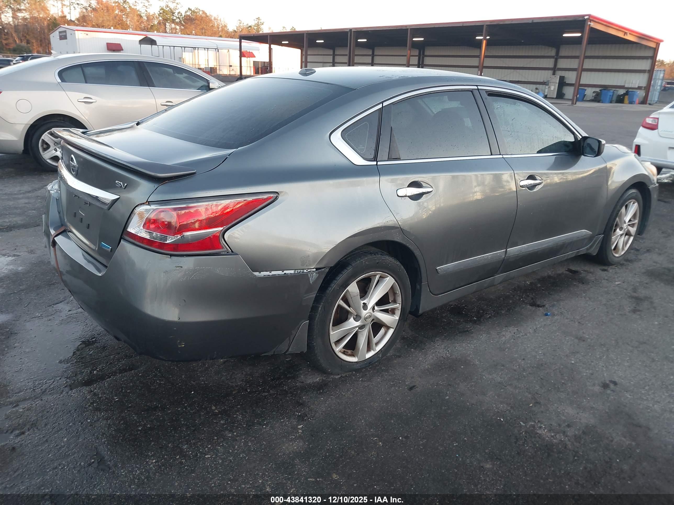 NISSAN ALTIMA image 4