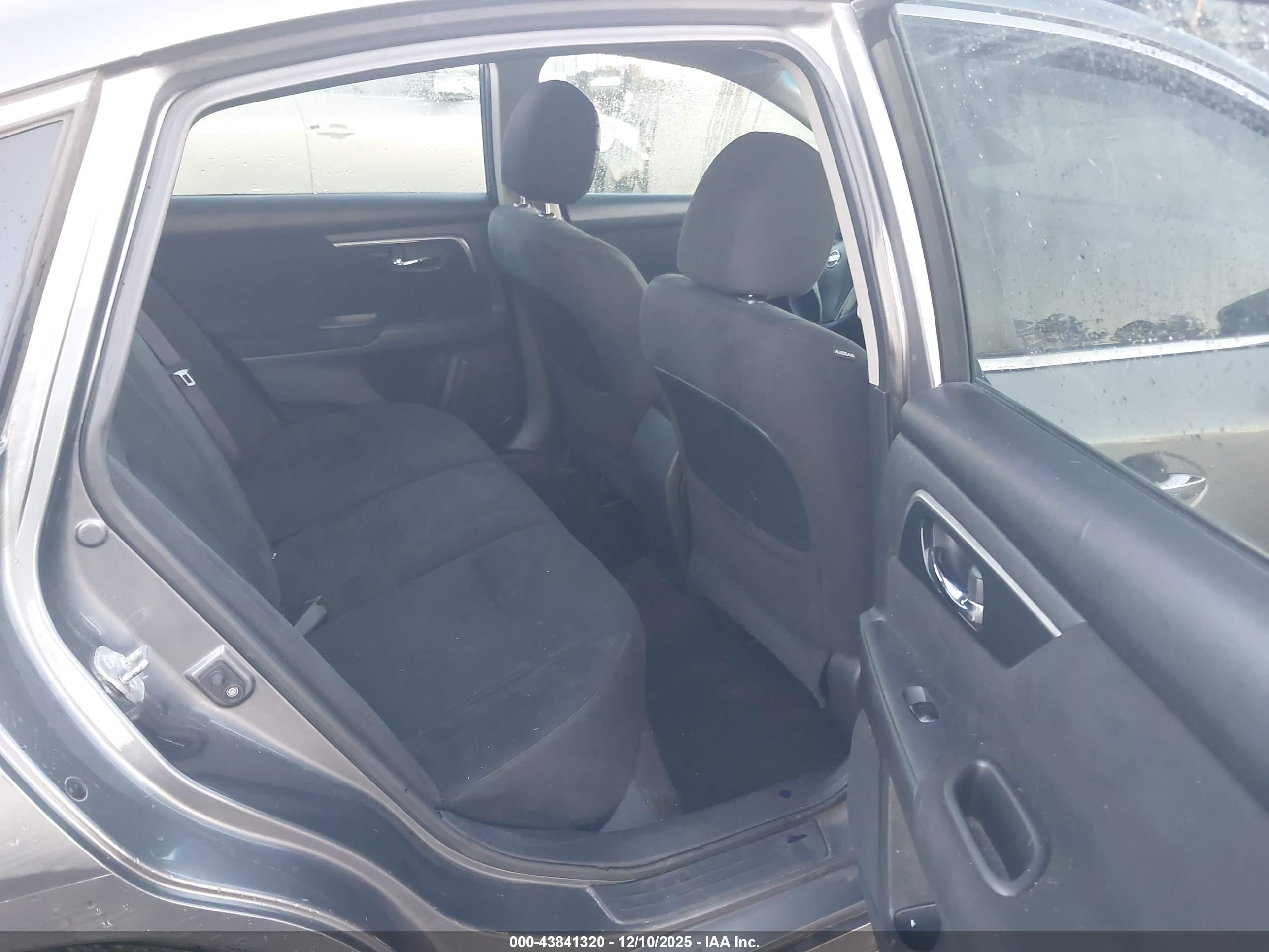 NISSAN ALTIMA image 8