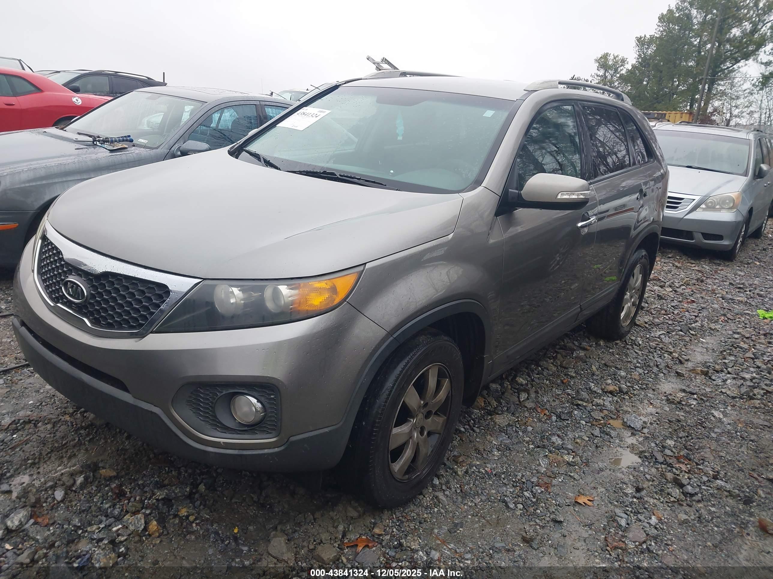 KIA SORENTO image 2