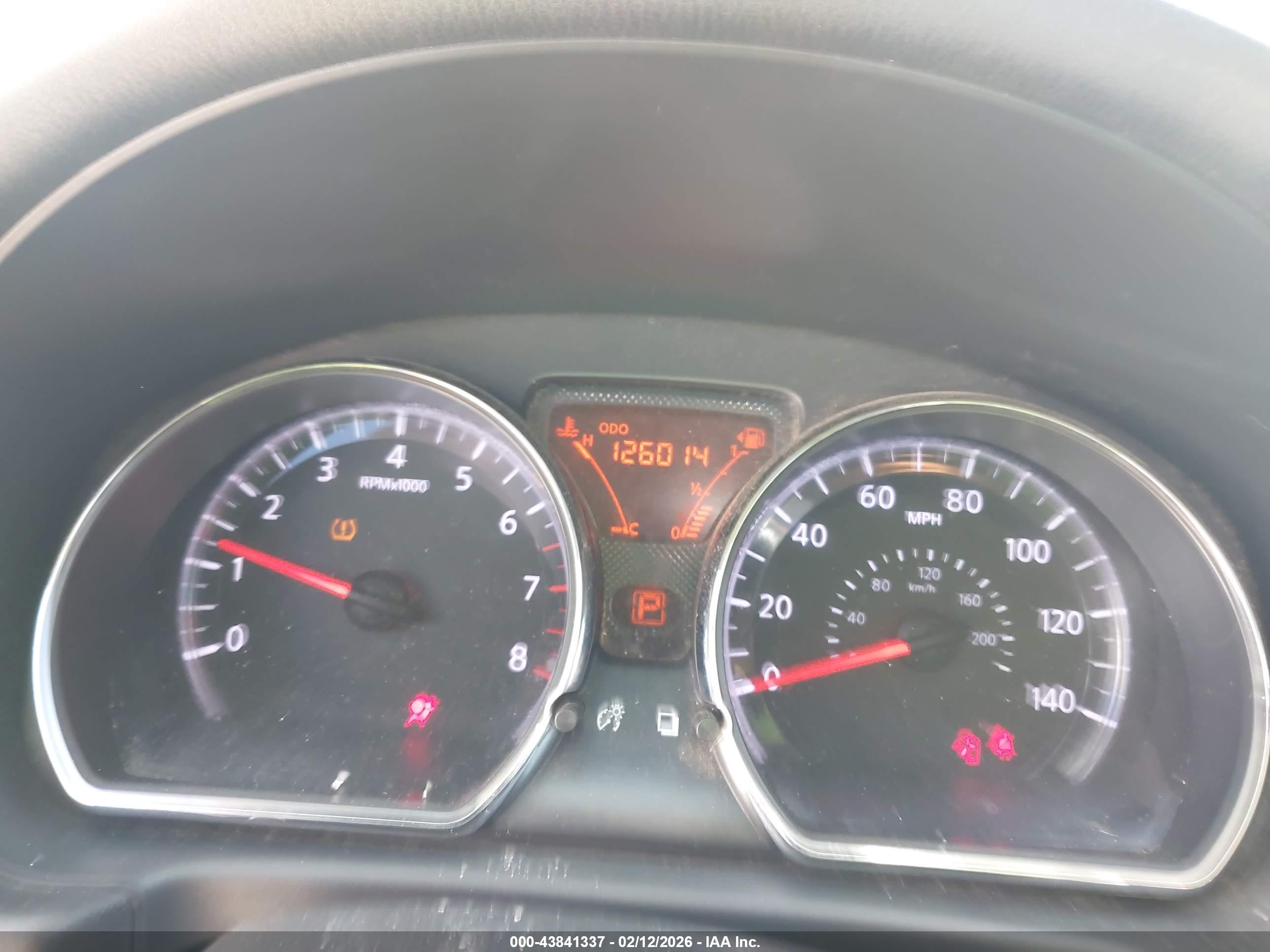 NISSAN VERSA image 7