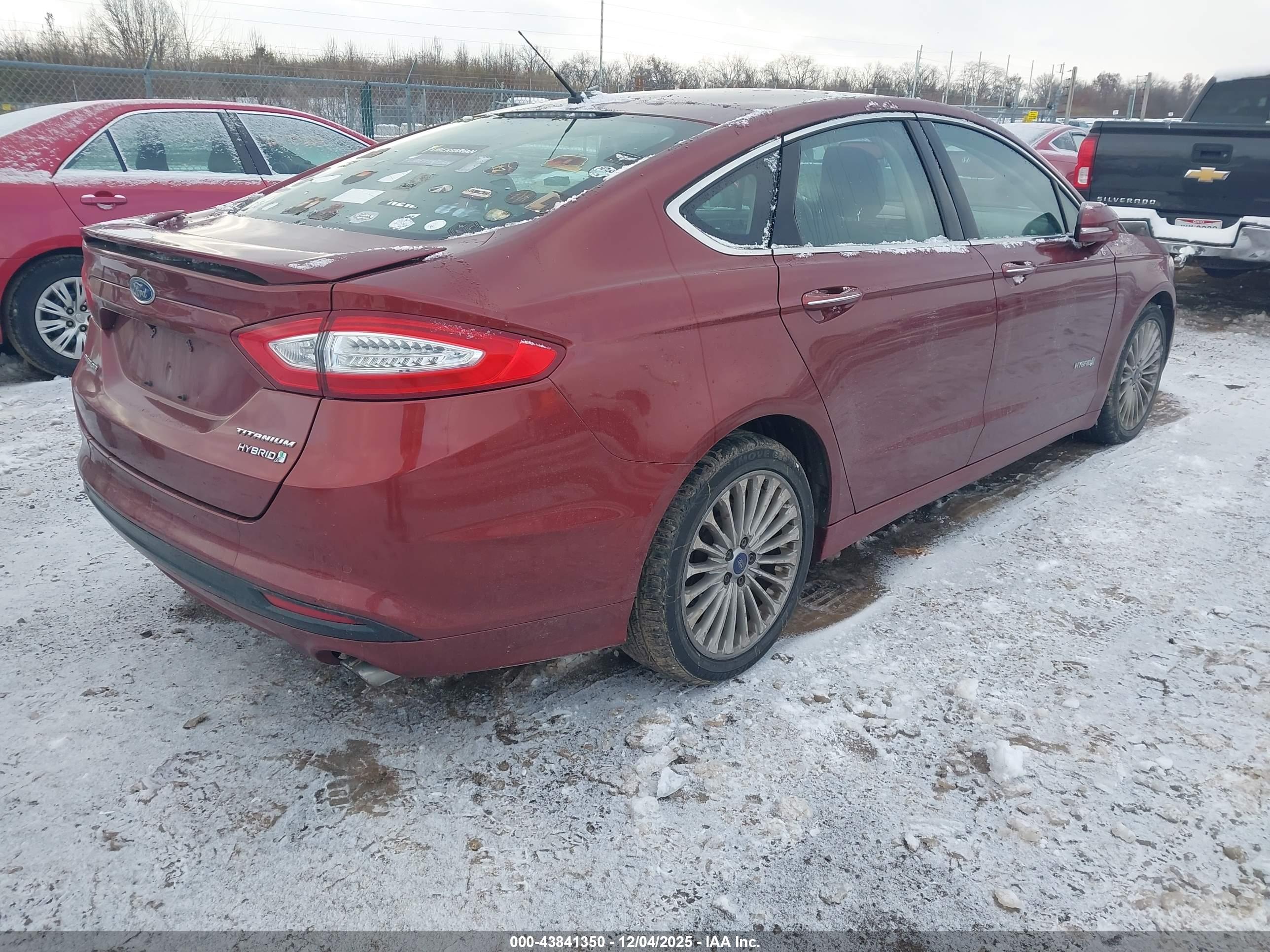 FORD FUSION image 4