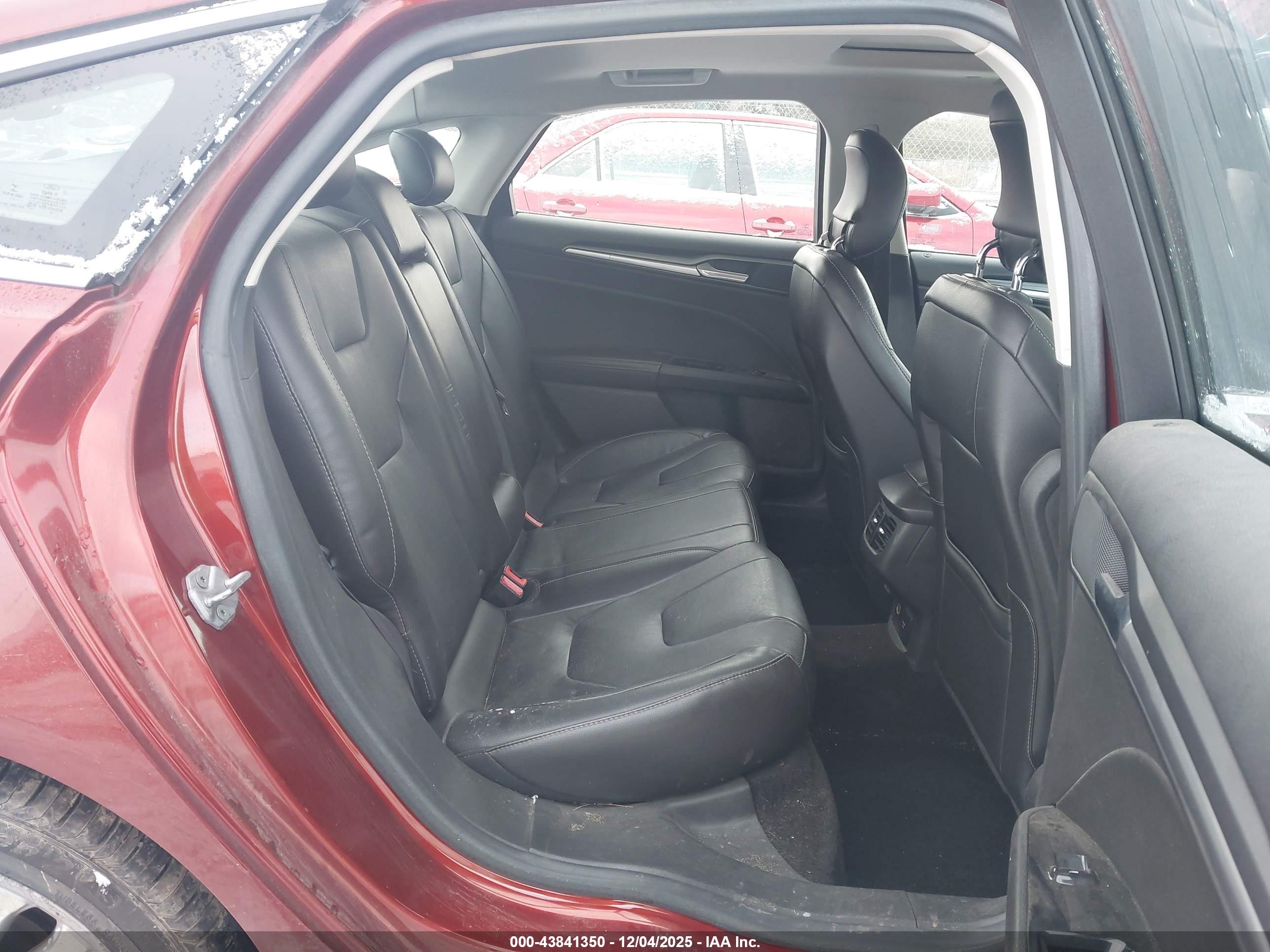 FORD FUSION image 8