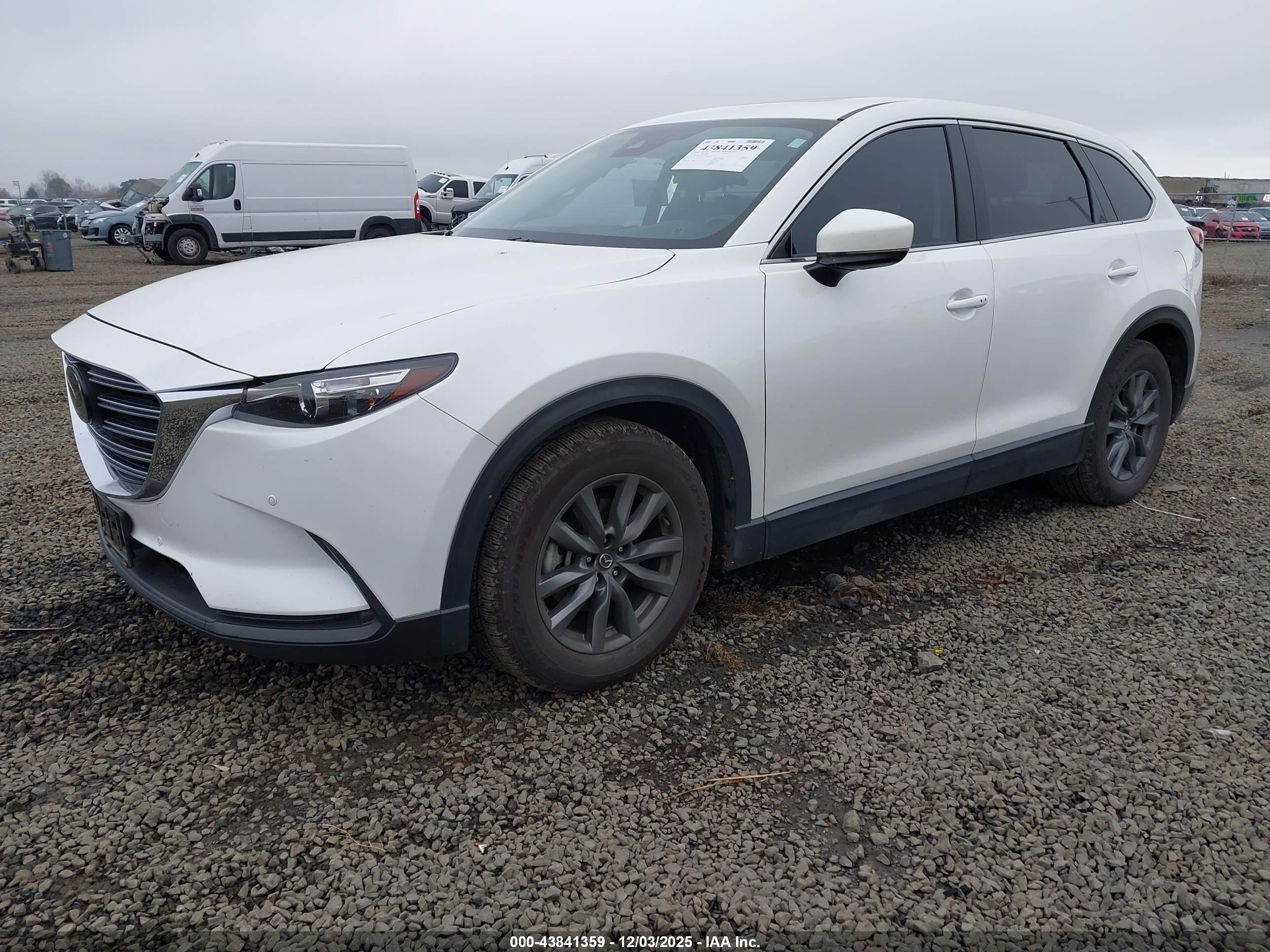 MAZDA CX-9 image 2