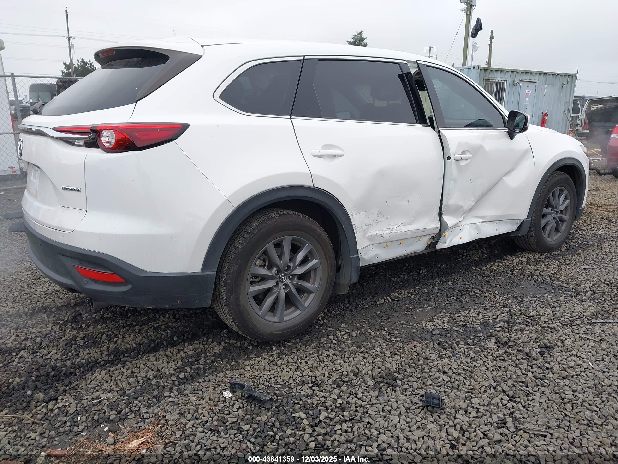 MAZDA CX-9 image 4