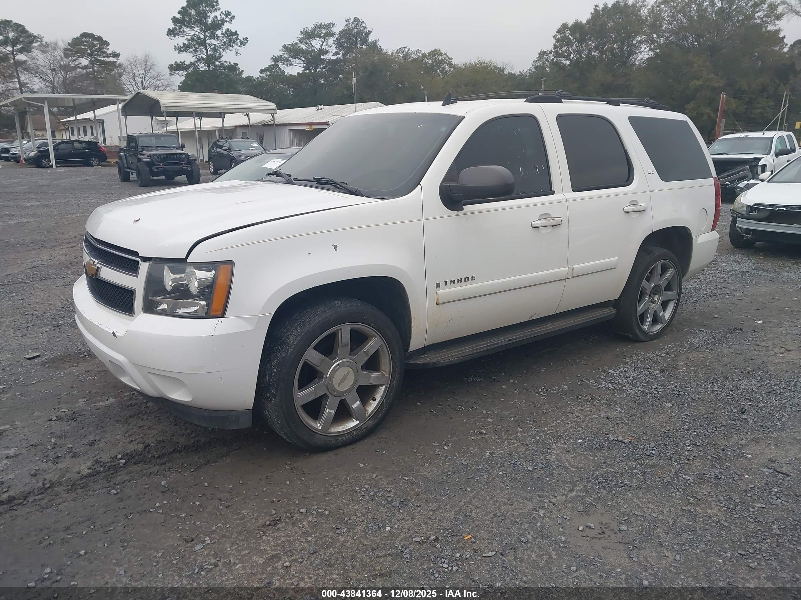 CHEVROLET TAHOE image 2