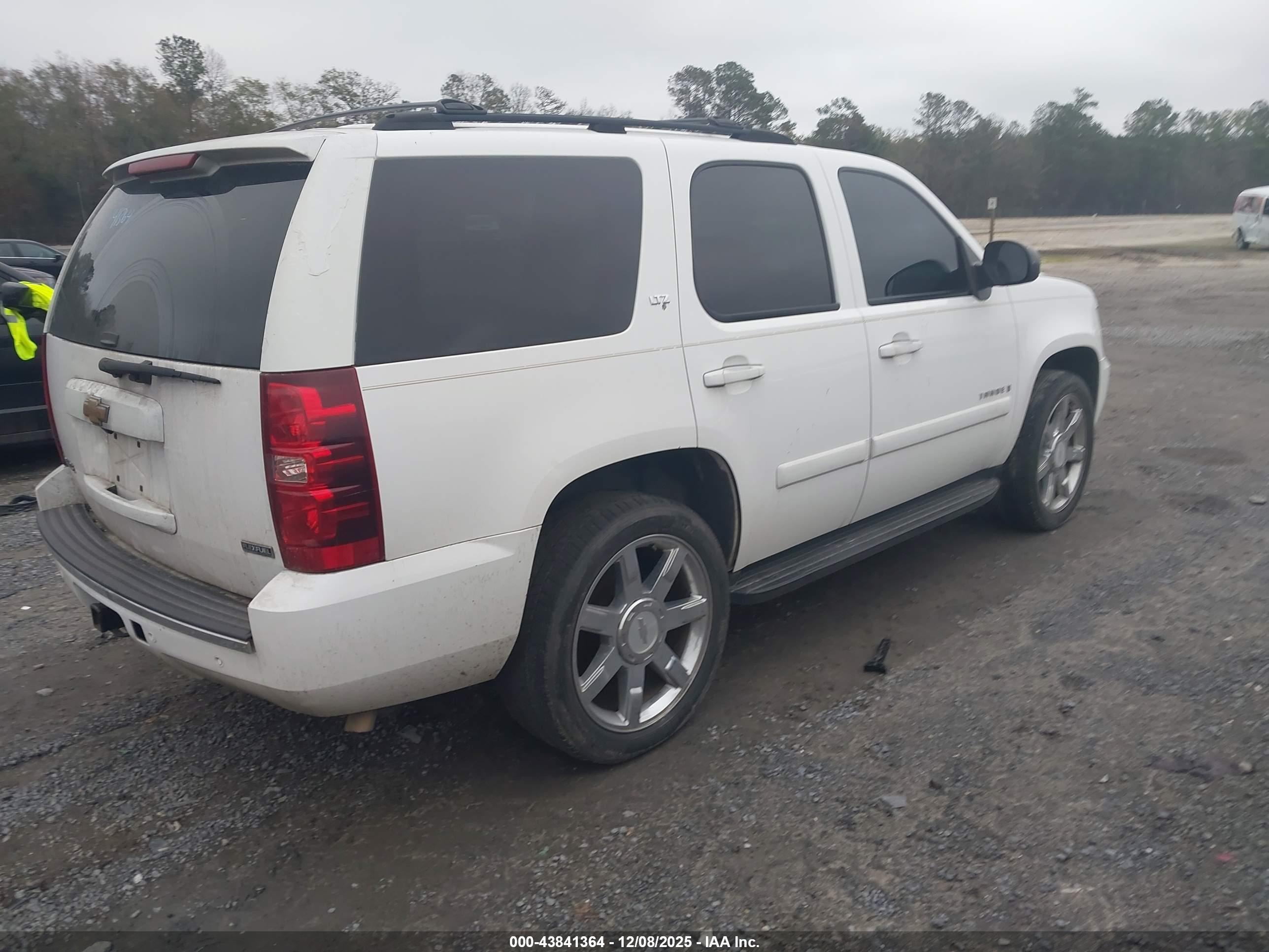 CHEVROLET TAHOE image 4