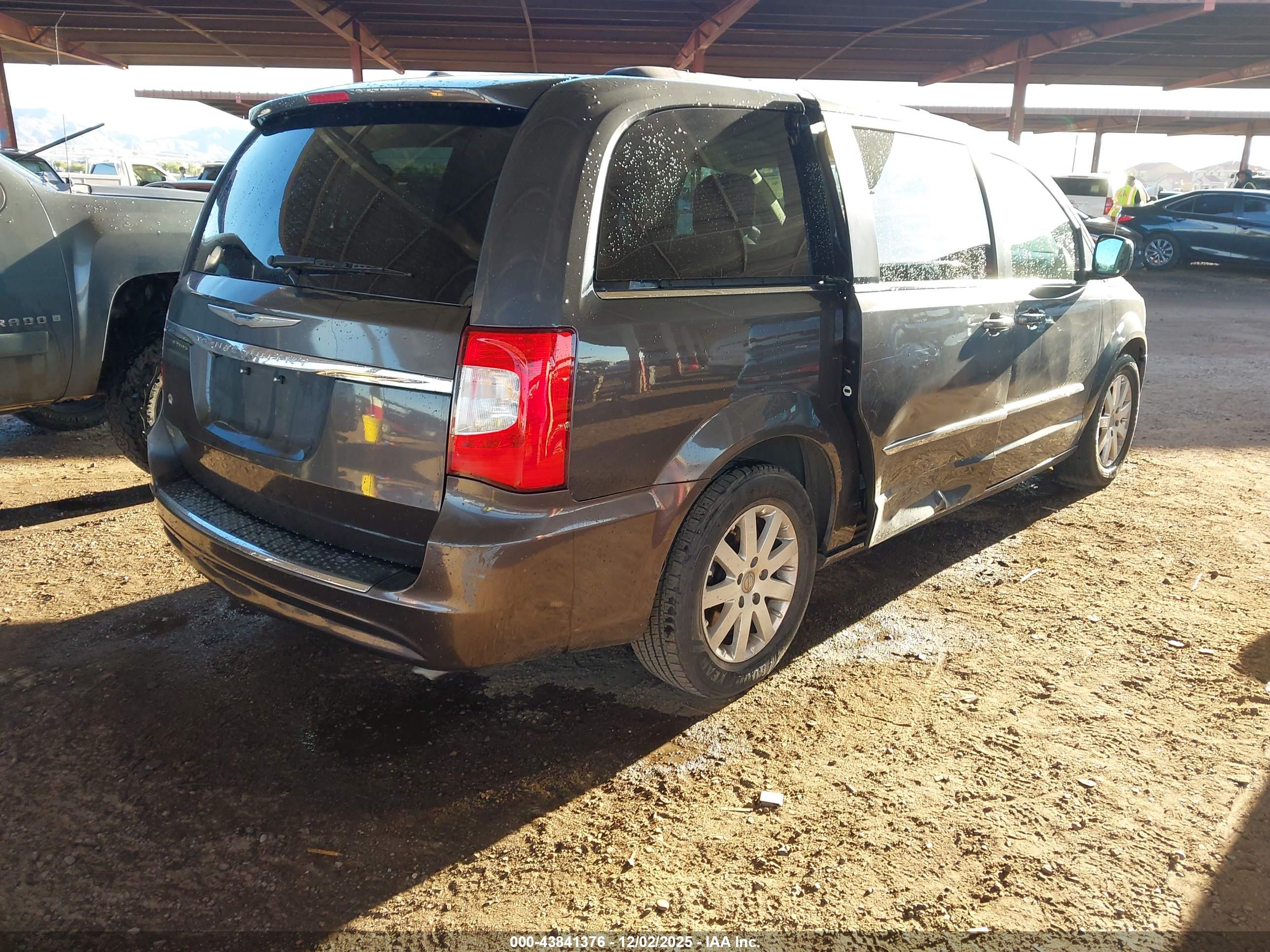 CHRYSLER TOWN image 4