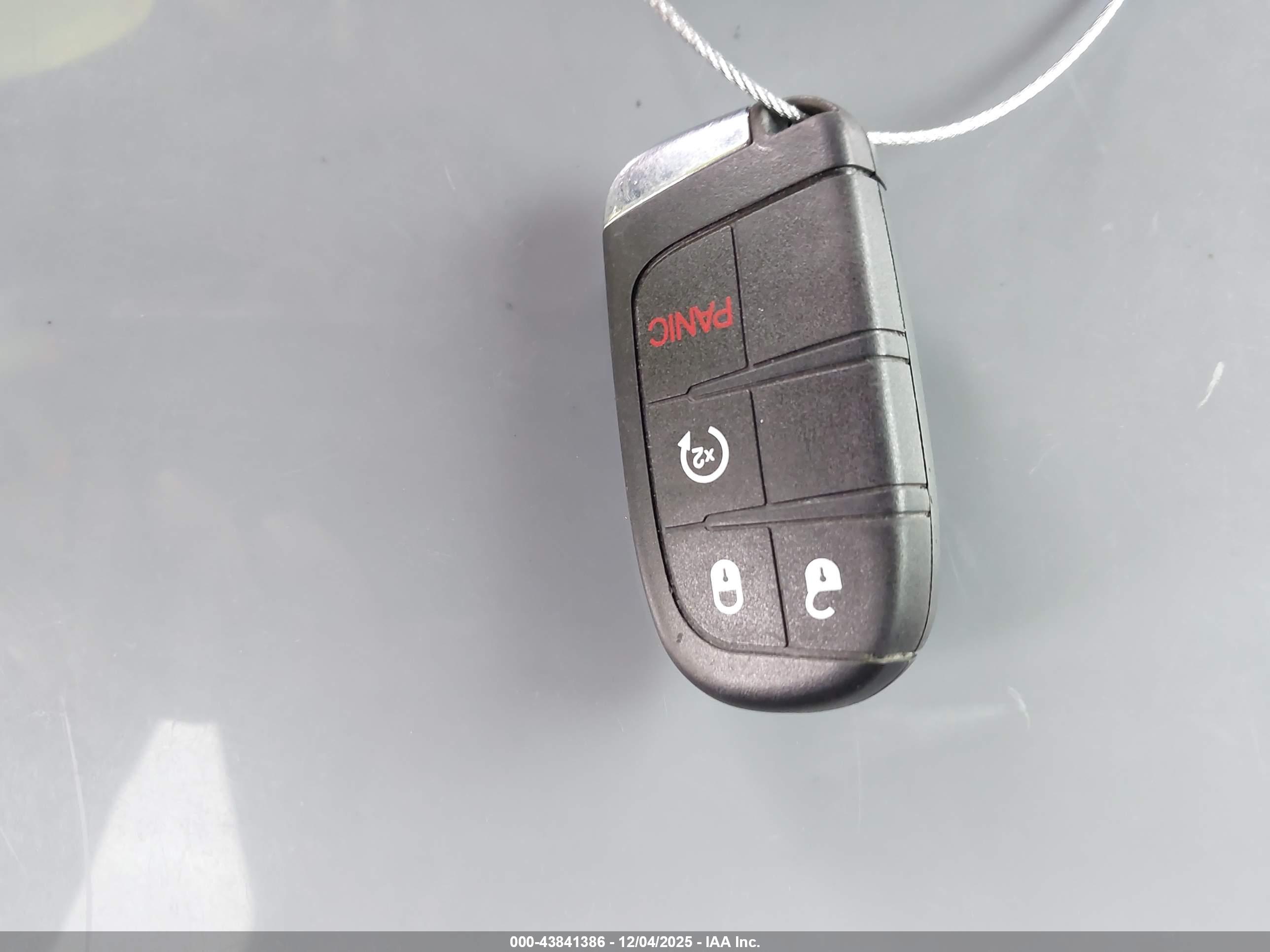 JEEP RENEGADE image 11