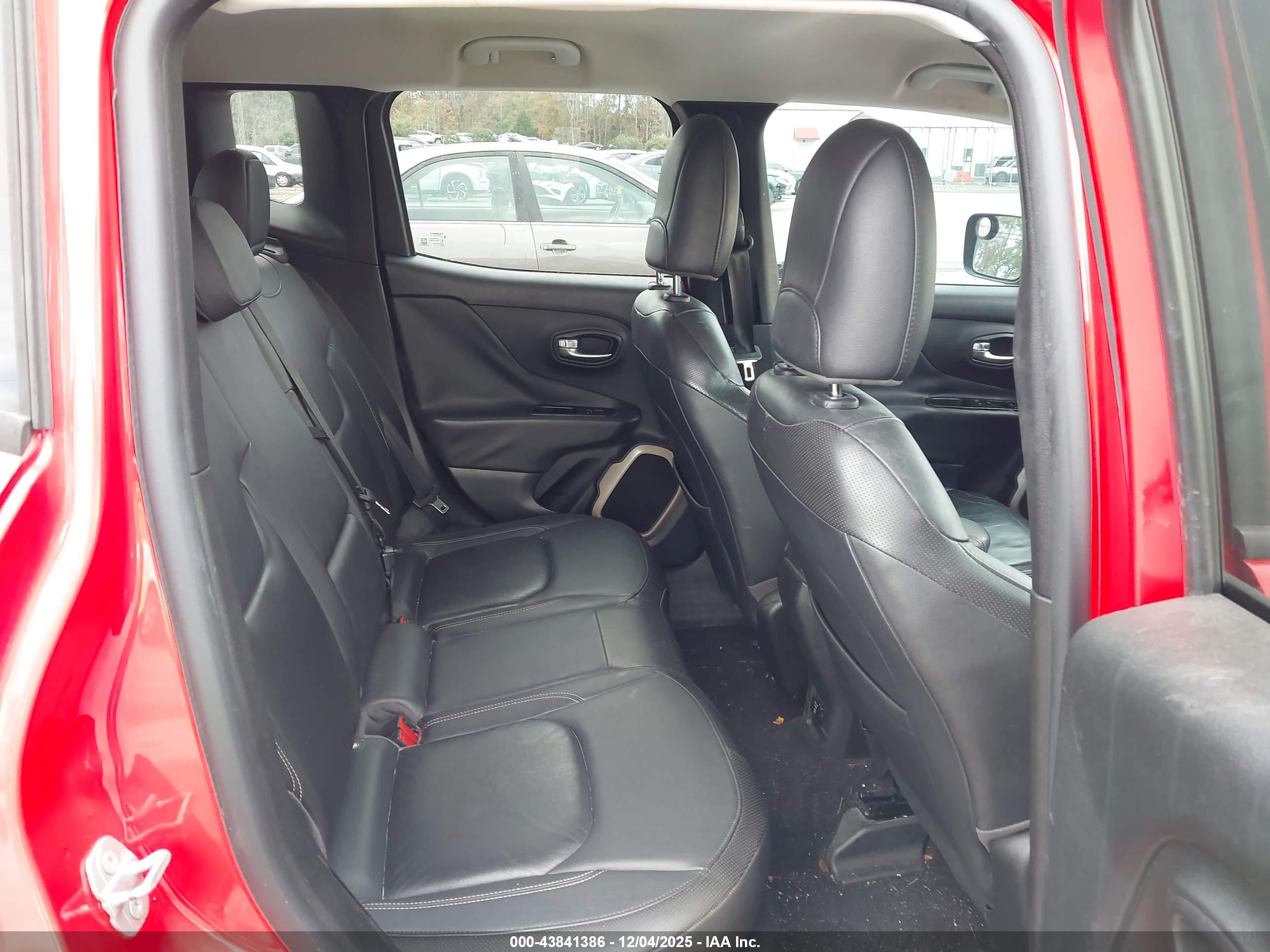JEEP RENEGADE image 8