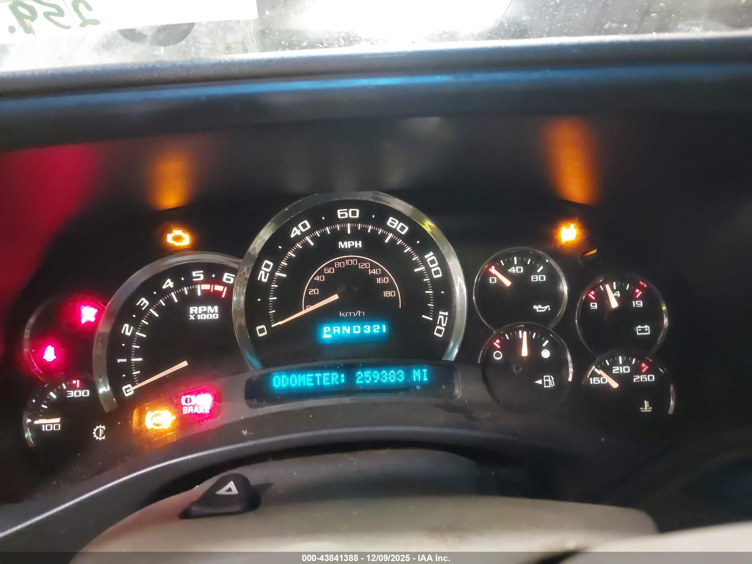 CADILLAC ESCALADE image 7