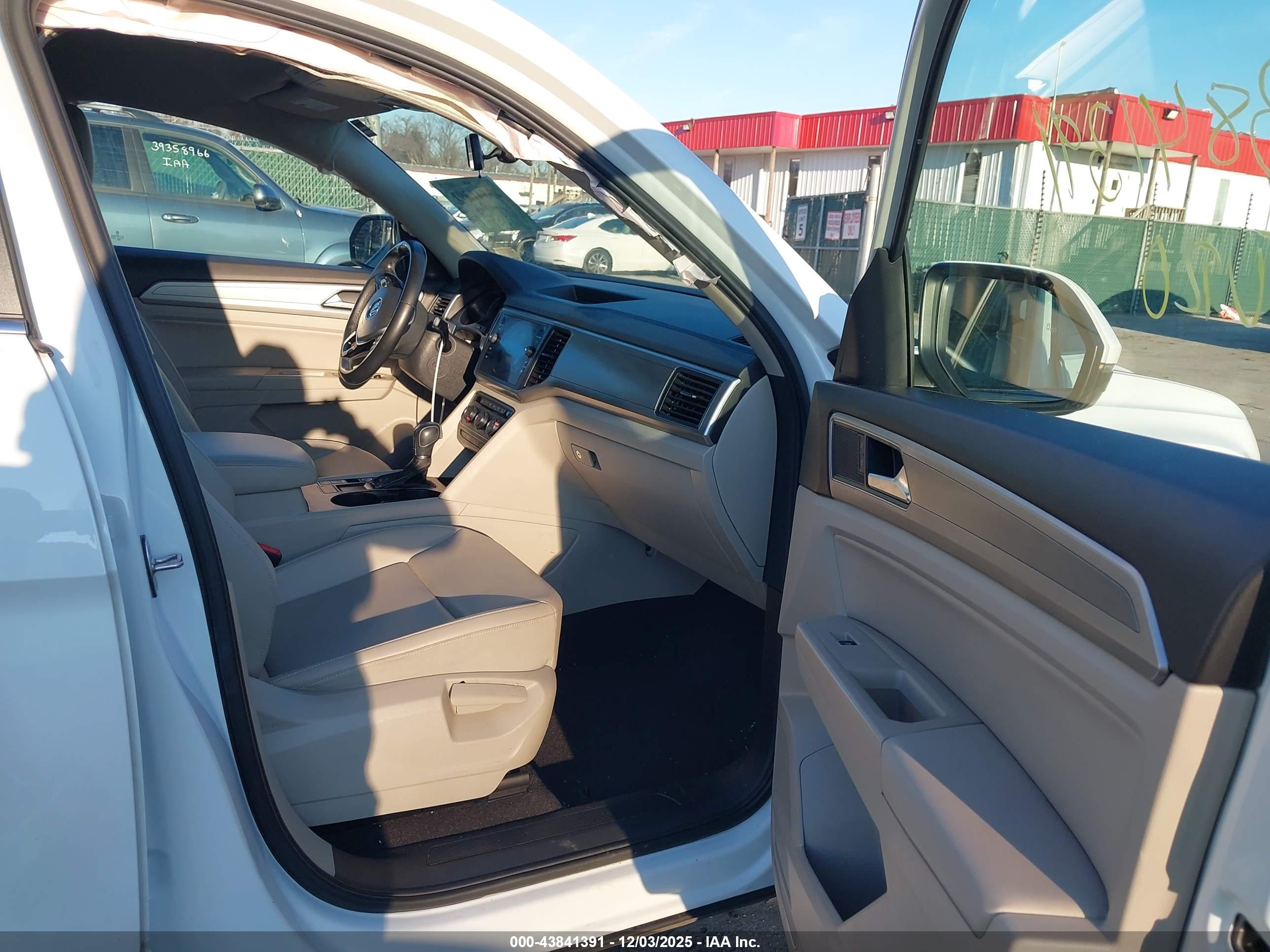 VOLKSWAGEN ATLAS image 5