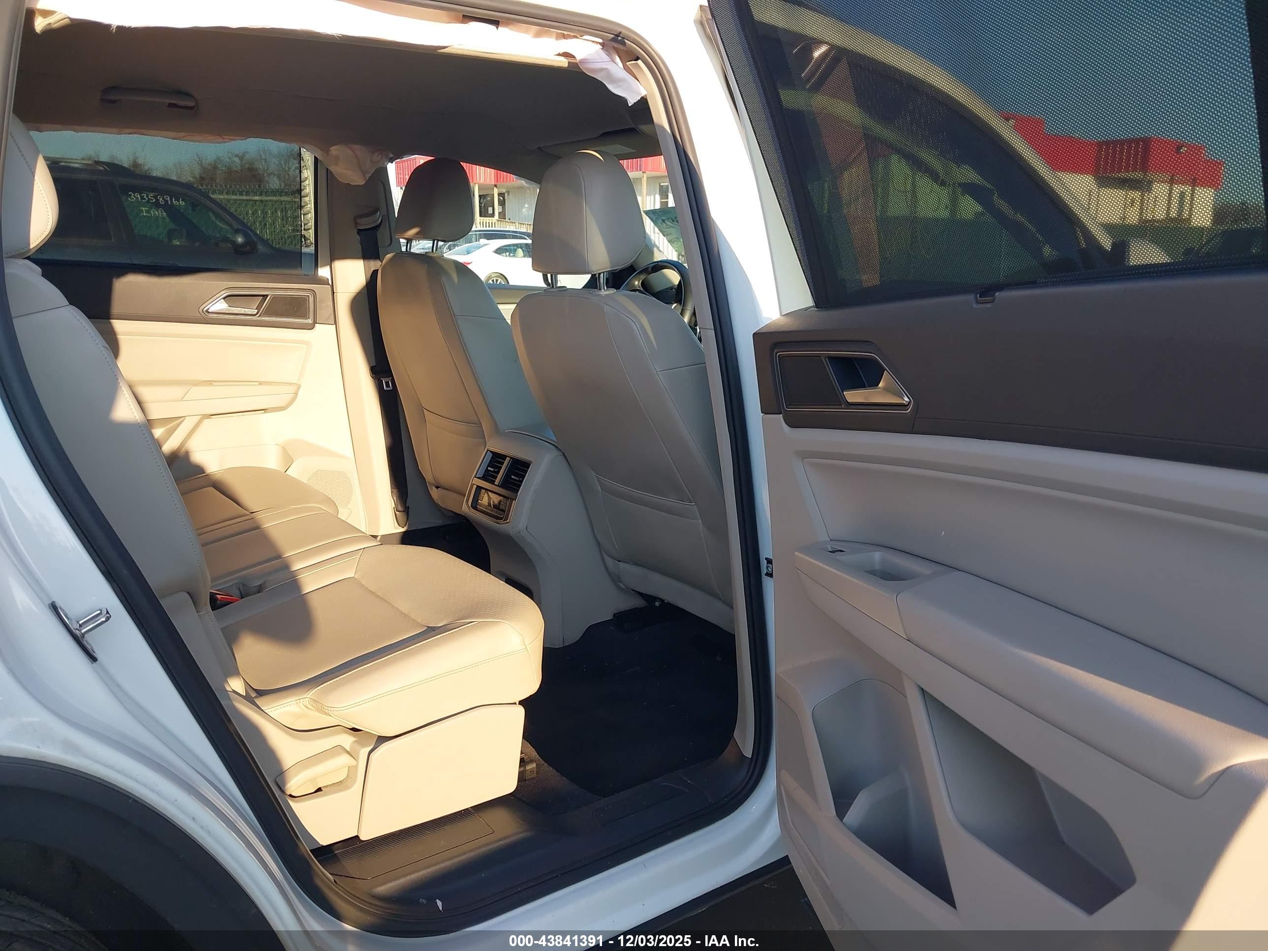 VOLKSWAGEN ATLAS image 8