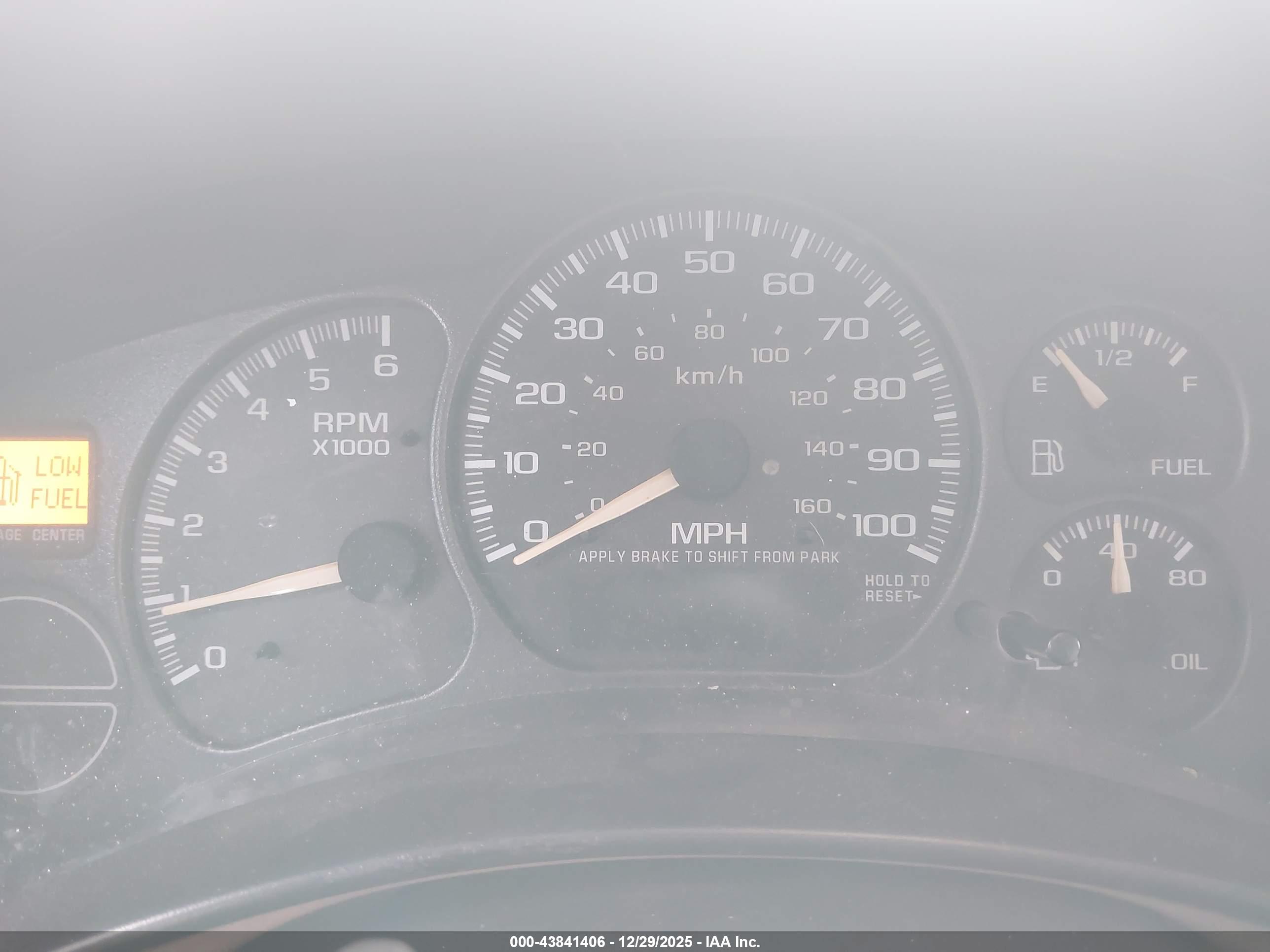 CHEVROLET SUBURBAN image 7