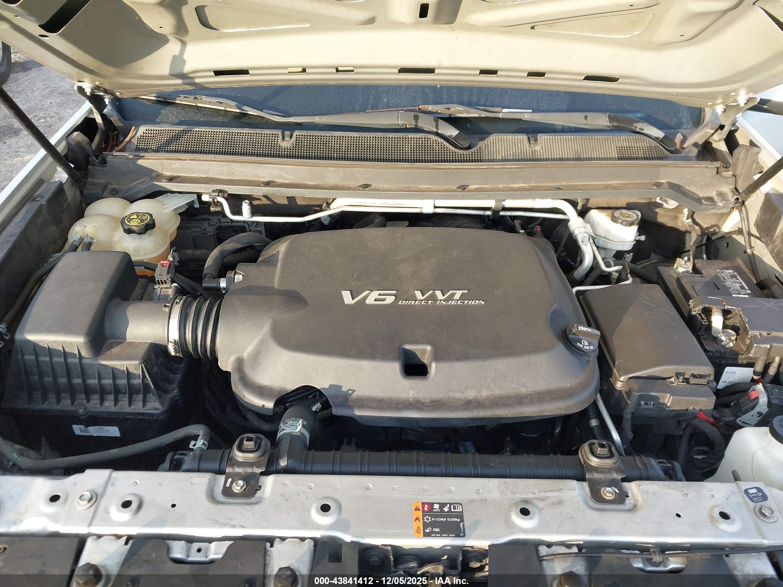 CHEVROLET COLORADO image 10