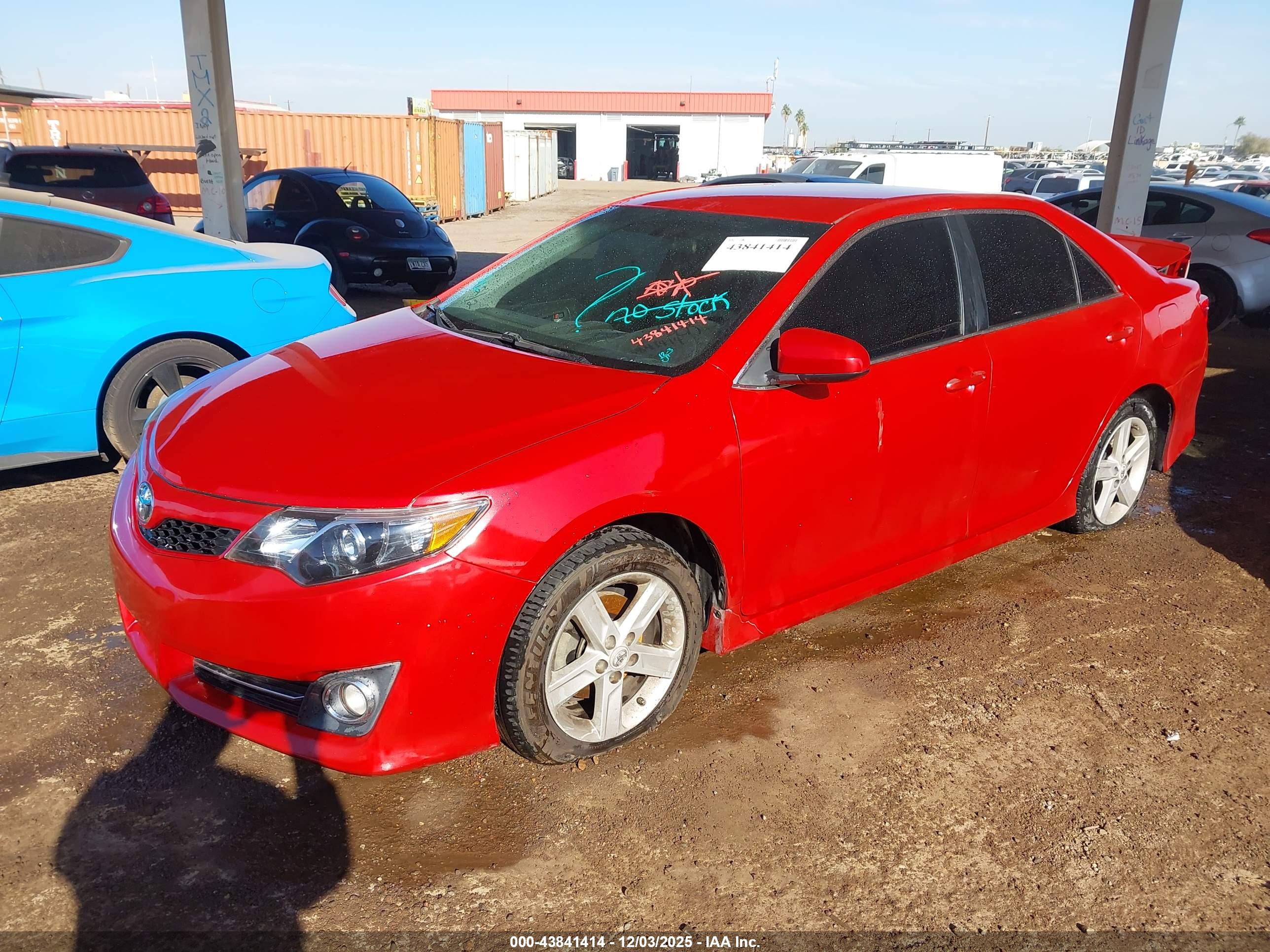 TOYOTA CAMRY image 2